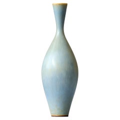 Vaso in miniatura in gres blu di Berndt Friberg. Studio A Gustavsberg Svezia 1960