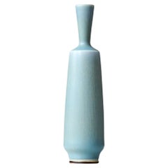 Jarrón en miniatura de gres azul de Berndt Friberg. Estudio Gustavsberg, Suecia 1962