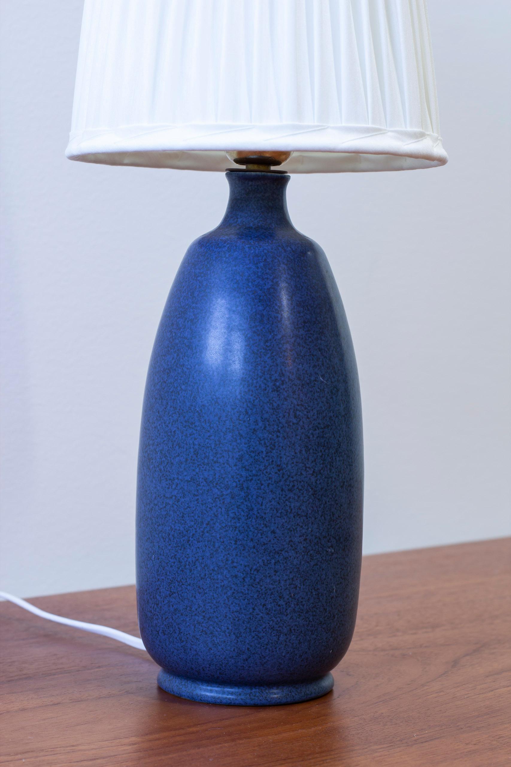 Scandinave moderne Lampe de table bleue Eric och Ingrid Triller, ToBo, Suède en vente