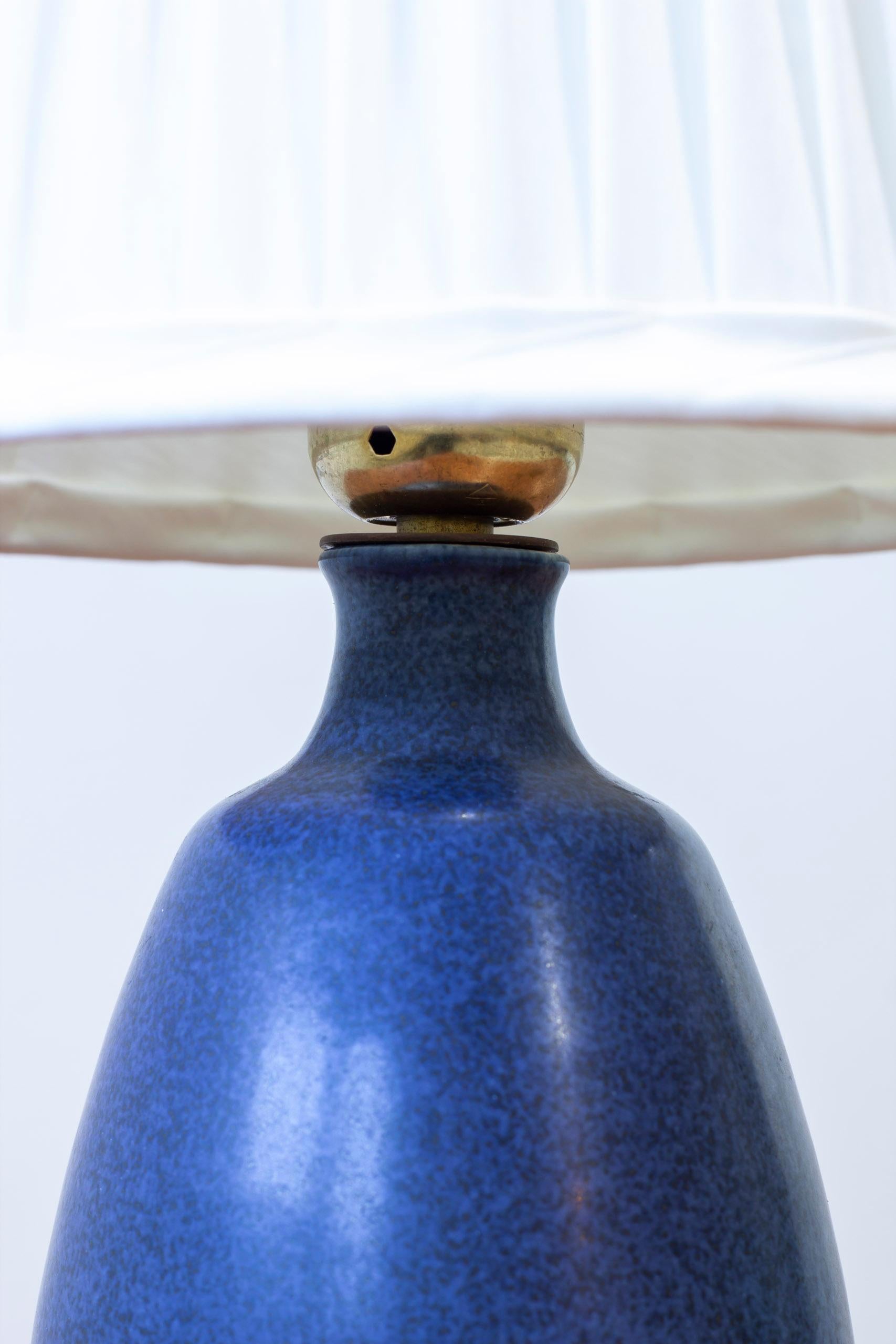 Suédois Lampe de table bleue Eric och Ingrid Triller, ToBo, Suède en vente