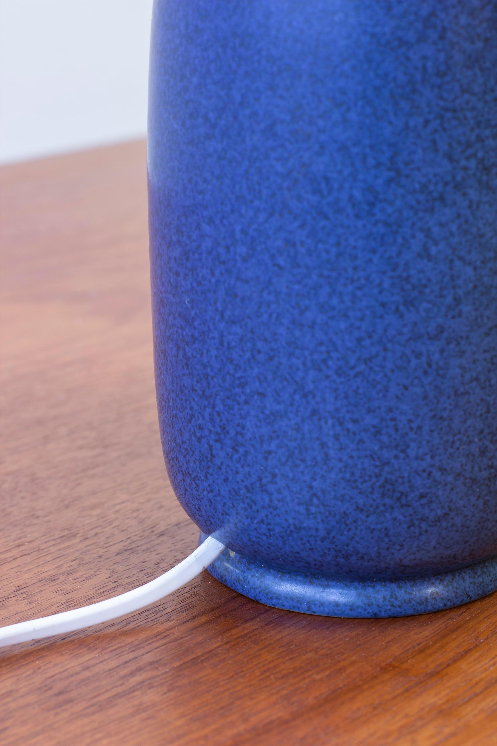 Lampe de table bleue Eric och Ingrid Triller, ToBo, Suède Bon état - En vente à Hägersten, SE