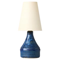 Tischlampe aus blauem Steingut von Eva Bengtsson, Åsbo, Schweden, 1980er Jahre.