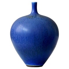 Vase en grès bleu Berndt Friberg pour Gustavsberg Studio, Suède, 1959