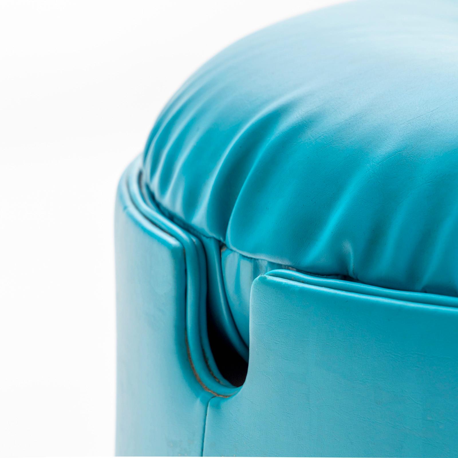Mid-Century moderno Sgabello blu di Luigi Massoni per Poltrona Frau, Italia anni '70 in vendita