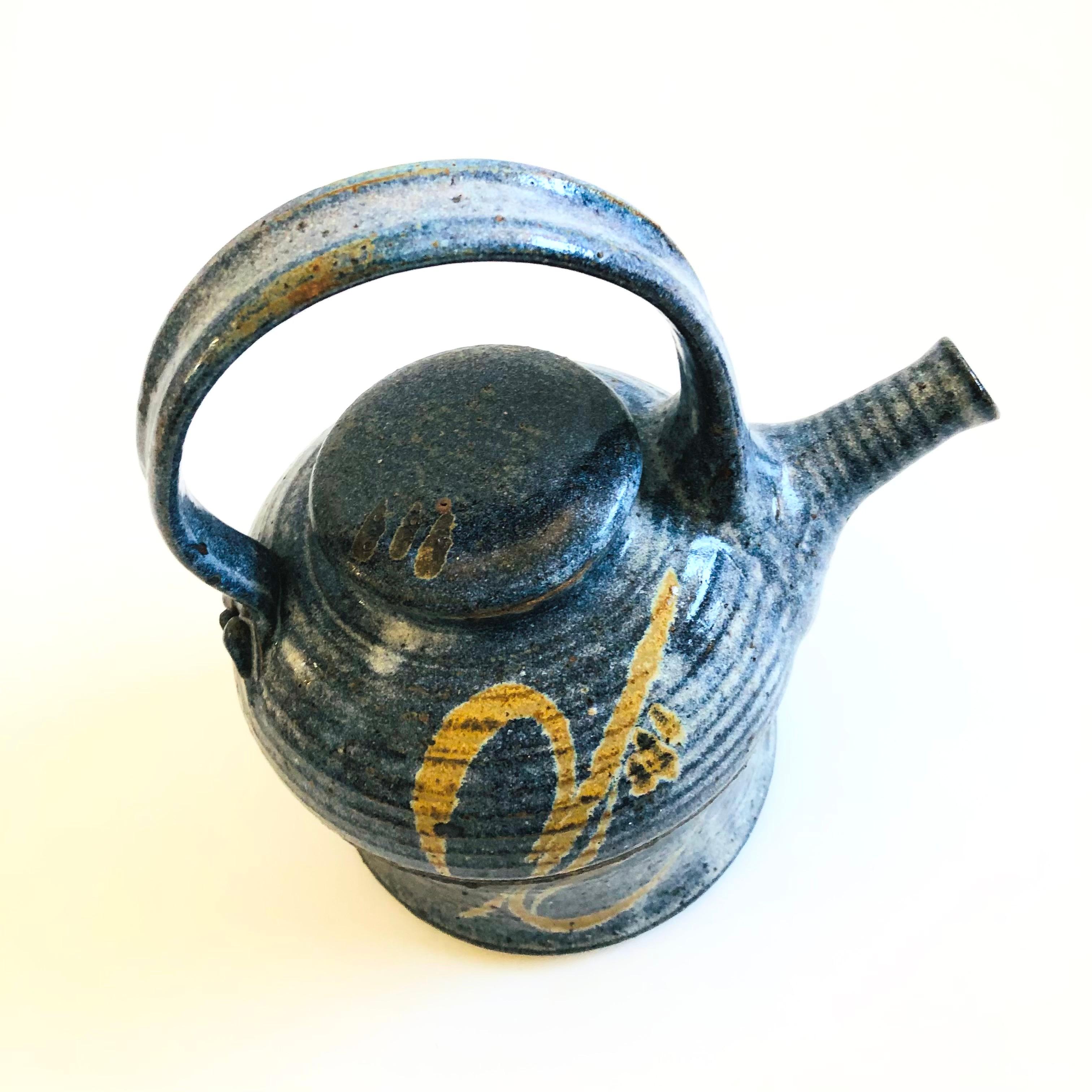 Tetera azul de Studio Pottery en Bueno estado para la venta en Fairfield, CA