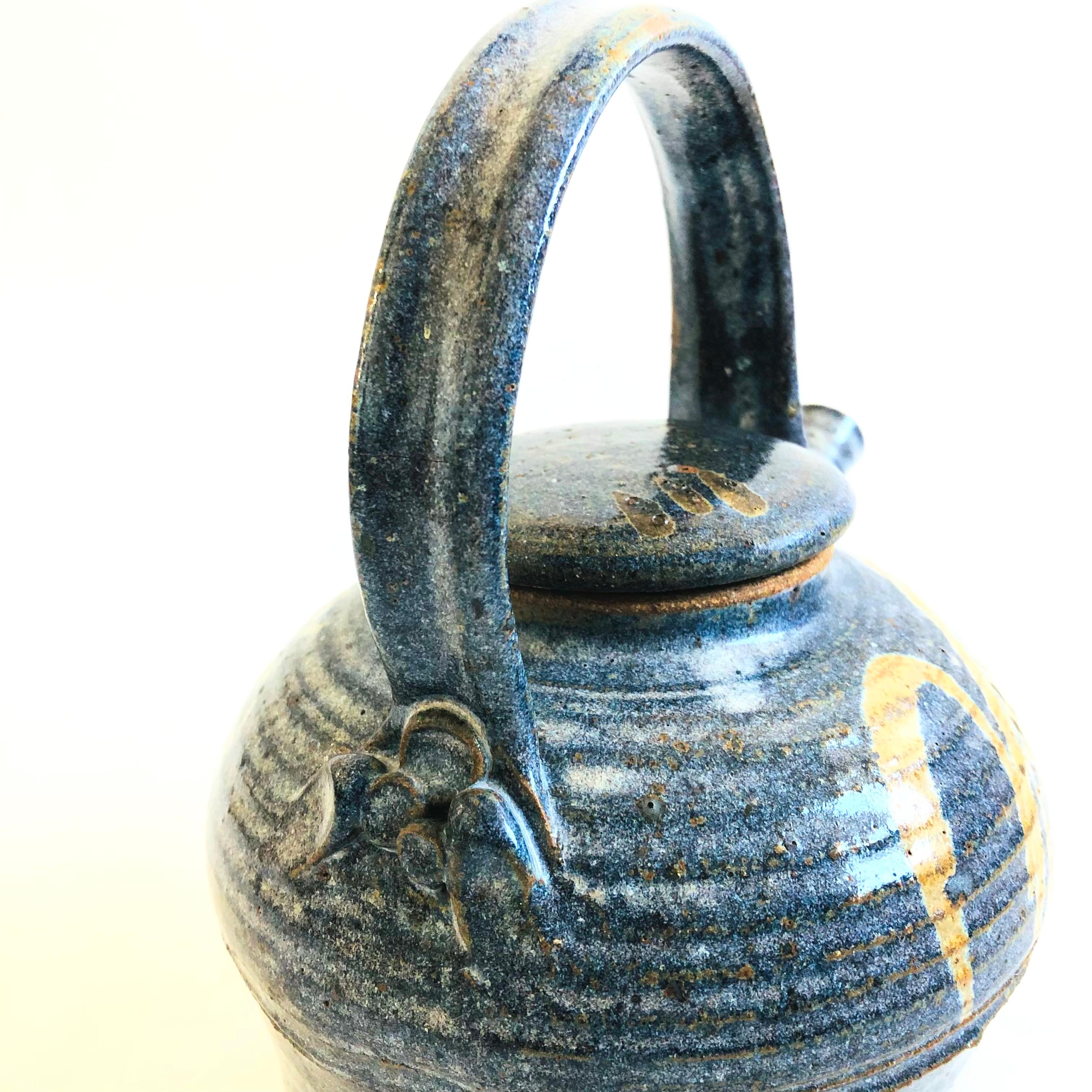 Tetera azul de Studio Pottery Alfarería en venta
