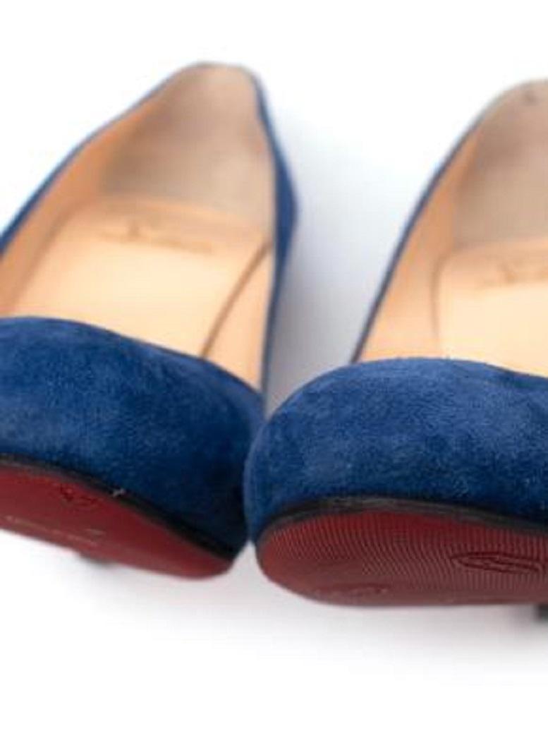 Christian Louboutin Blue Suede Round Toe Heeled Pumps - 38 In Good Condition For Sale In London, GB