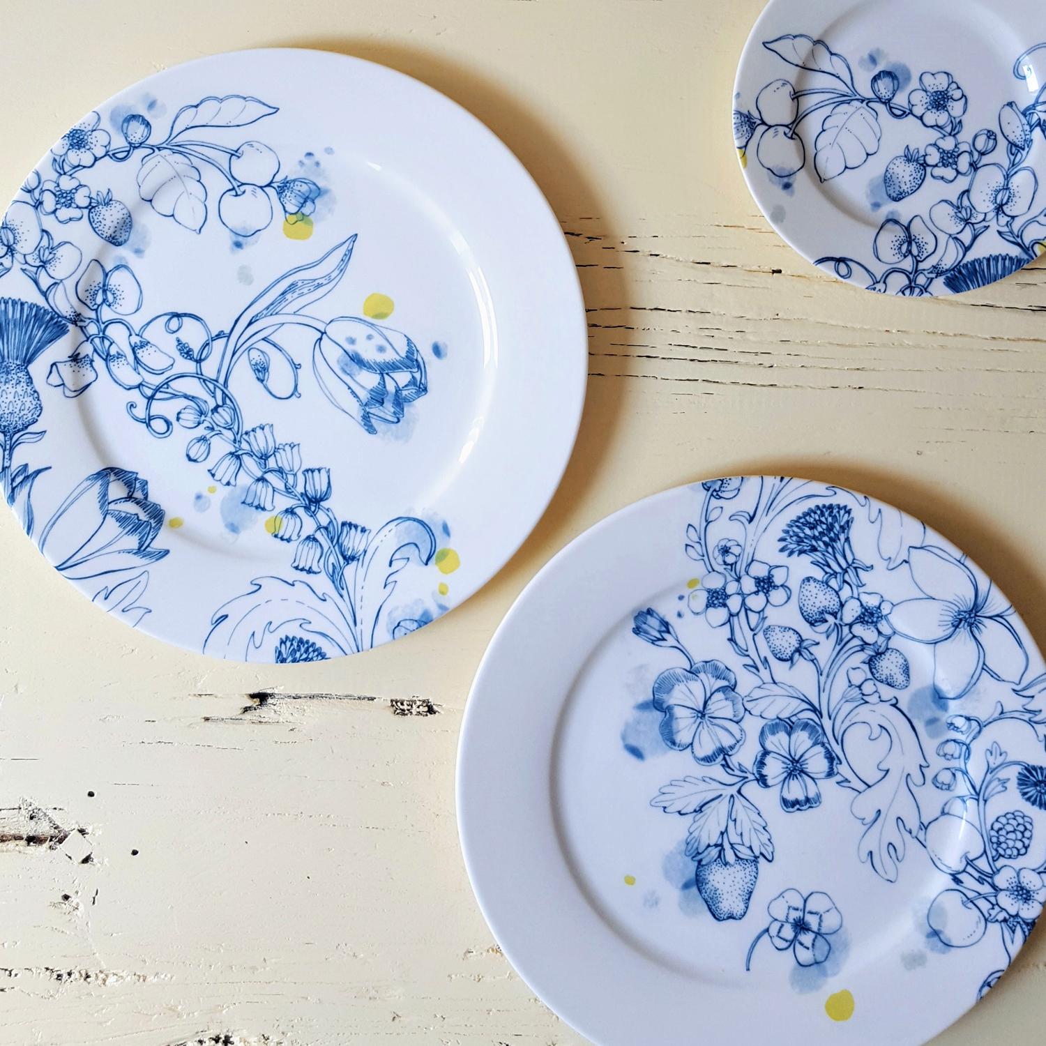 Italian Blue Summer, Contemporary Porcelain Dinner Plates Set with Blue Floral Design For Sale