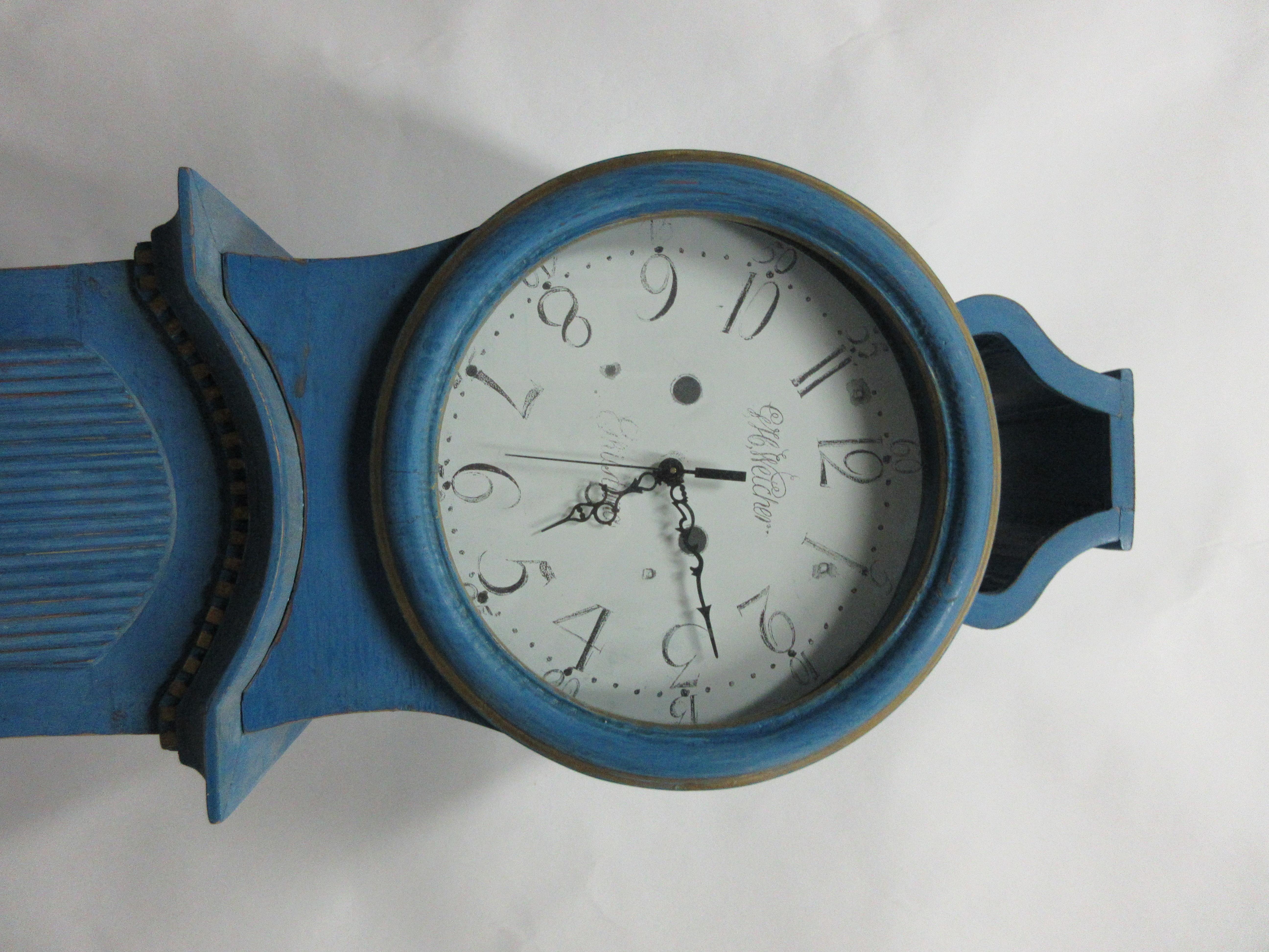 This is a Blue Swedish more clock, is it Original paint? I don`t think so but I do think its an Older paint.