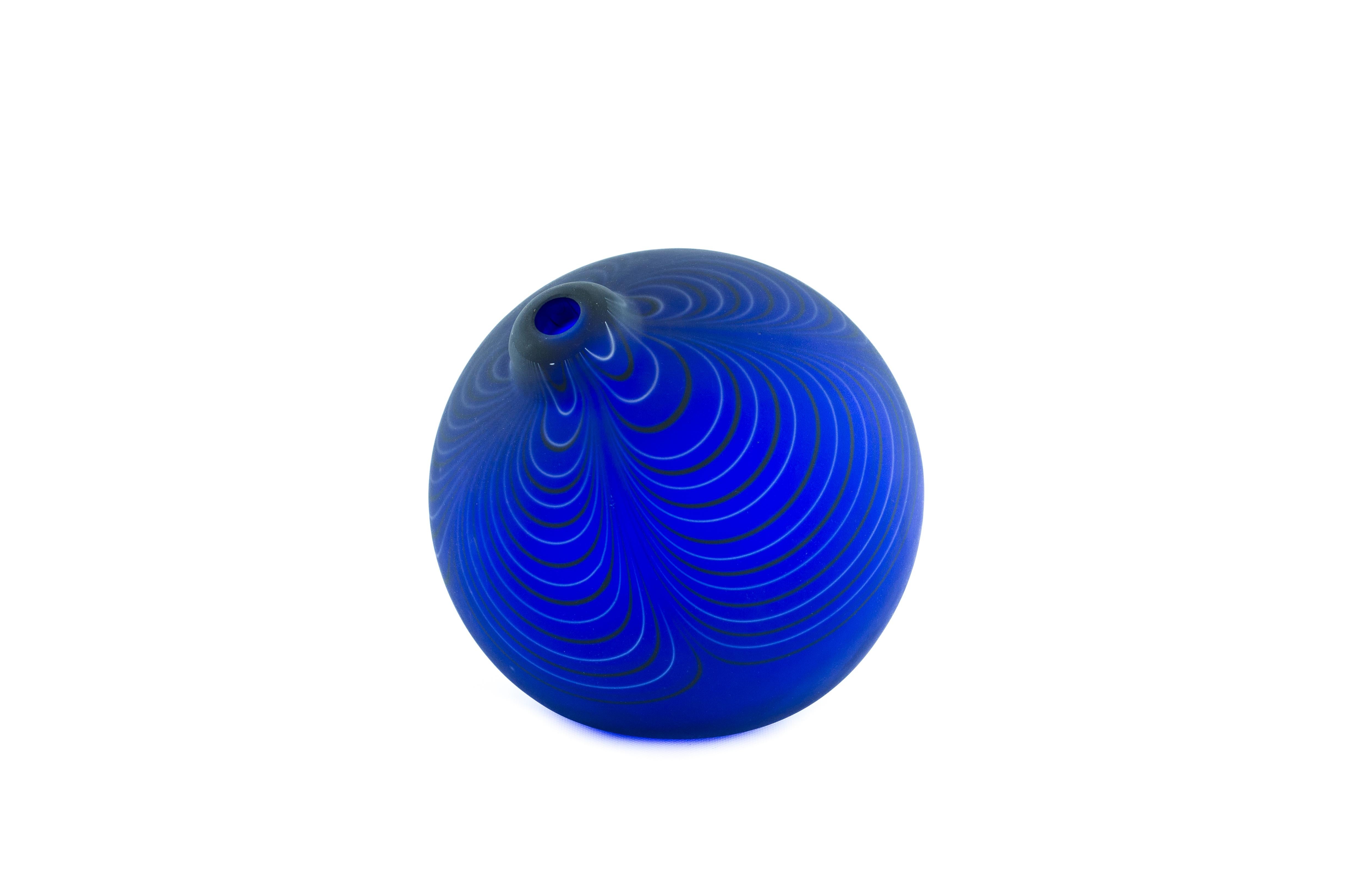 Blue Swirl Murano Art Glass Sphere Vase, Alberto Donà, 1980 For Sale 2