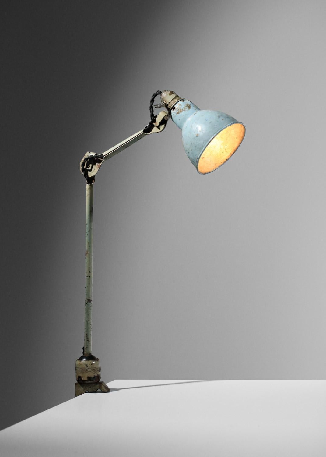 Lampe de table bleue avec vice système par Albert Albin Gras des années 50  en vente 3