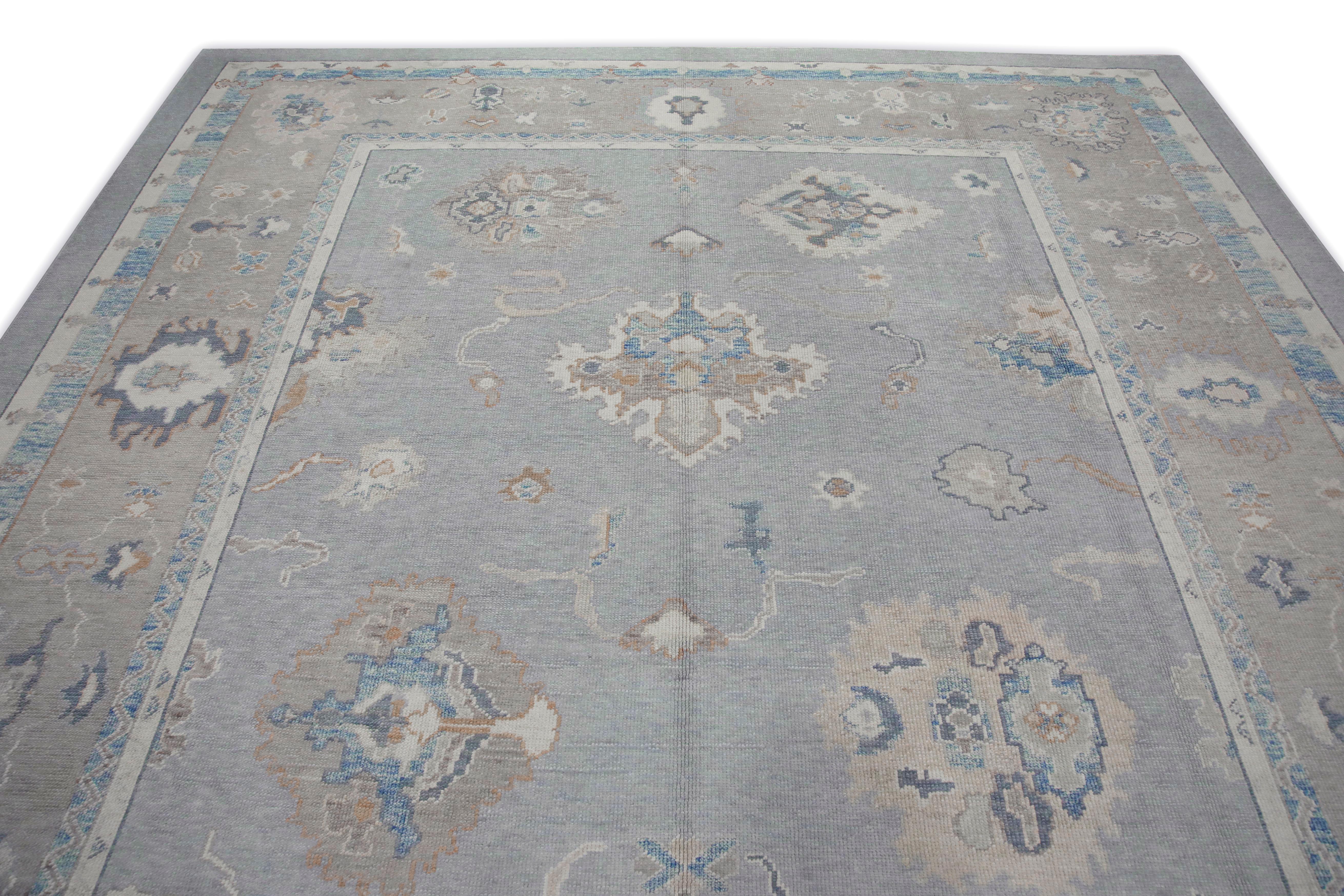 Tintura vegetale Tappeto Oushak turco in lana intrecciata a mano con design floreale blu e taupe 9'9
