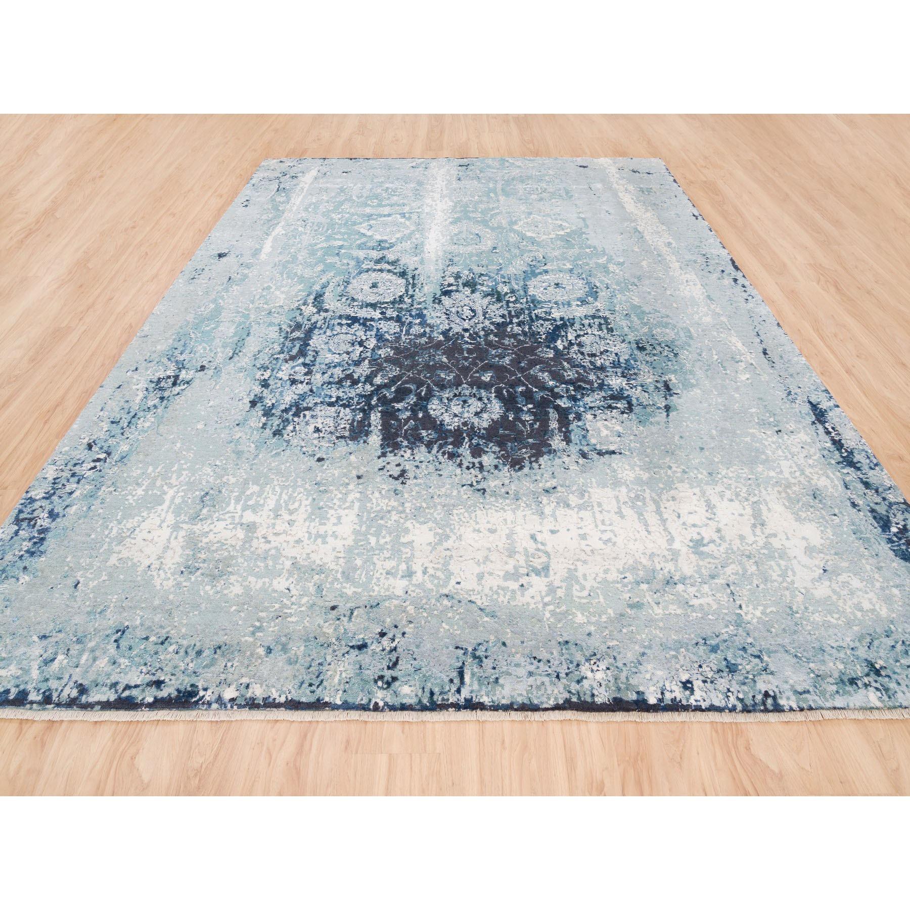 Handgeknüpfter Teppich aus Wolle und Seide aus persischem Täbris in Blau-Teal mit Broken-Design 9'1