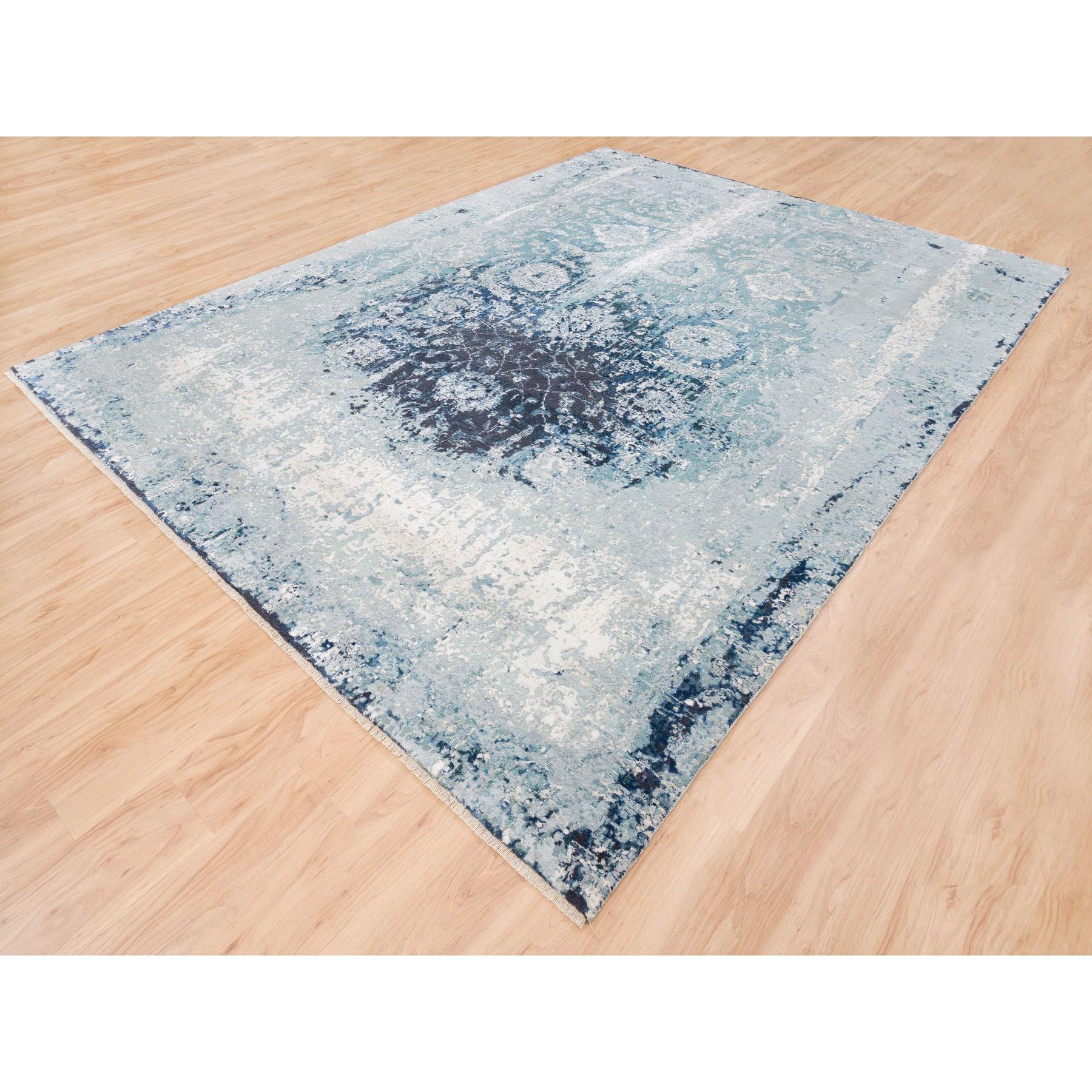 Handgeknüpfter Teppich aus Wolle und Seide aus persischem Täbris in Blau-Teal mit Broken-Design 9'1
