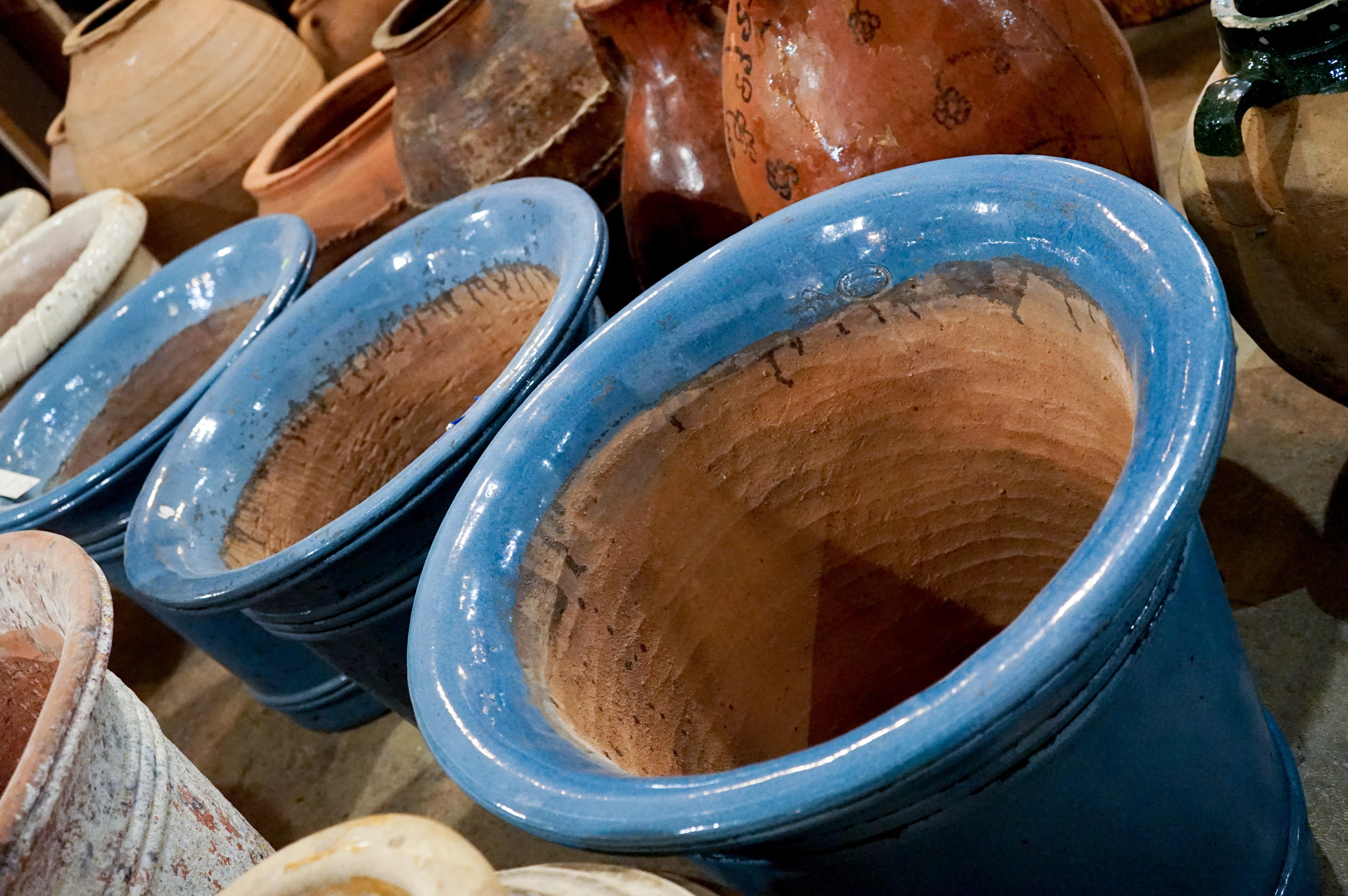 Jardinière en terre cuite bleue Bon état - En vente à Dallas, TX