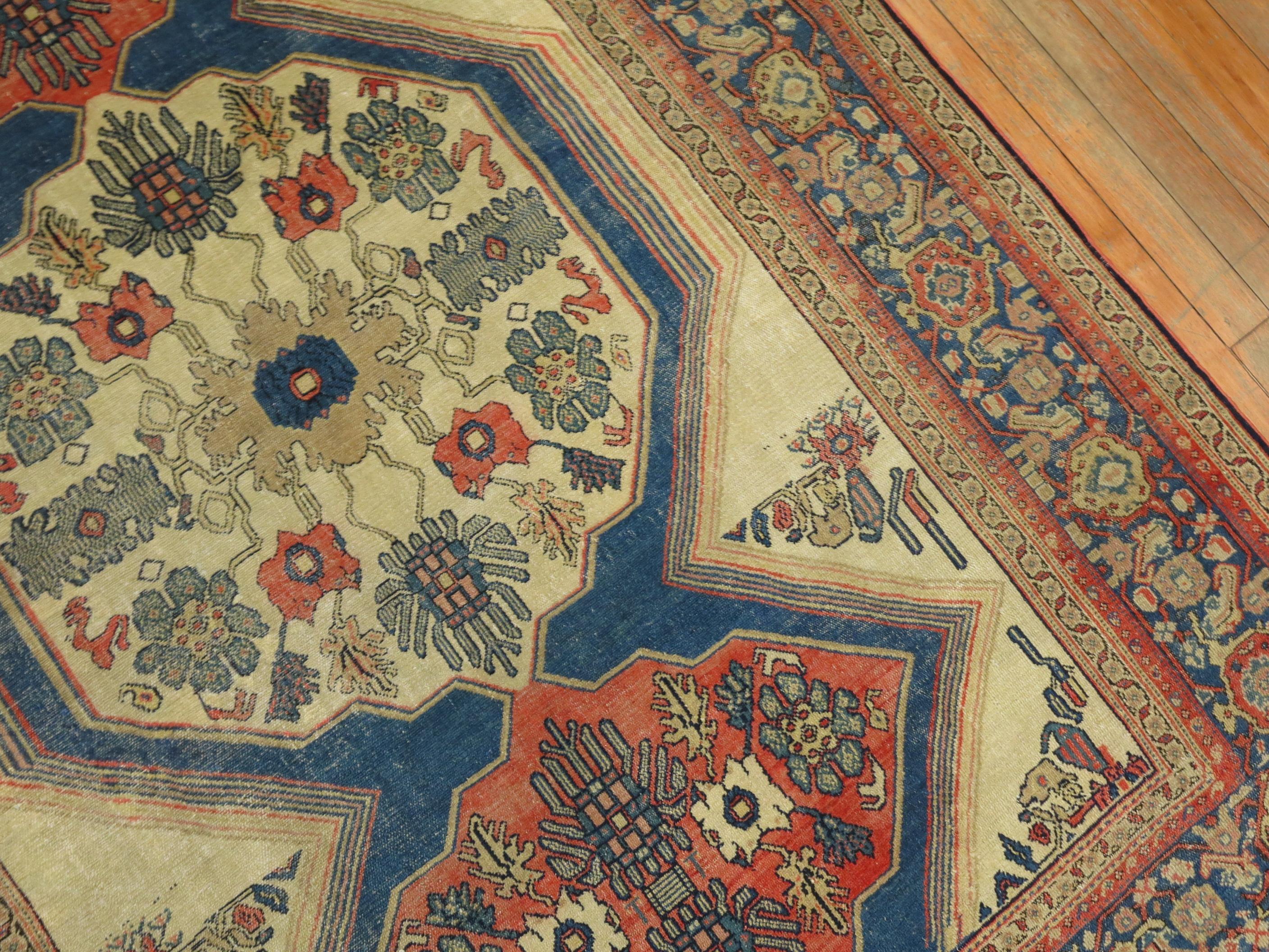 Blauer Terrakotta-Antik-Senneh-Teppich (Tabriz) im Angebot