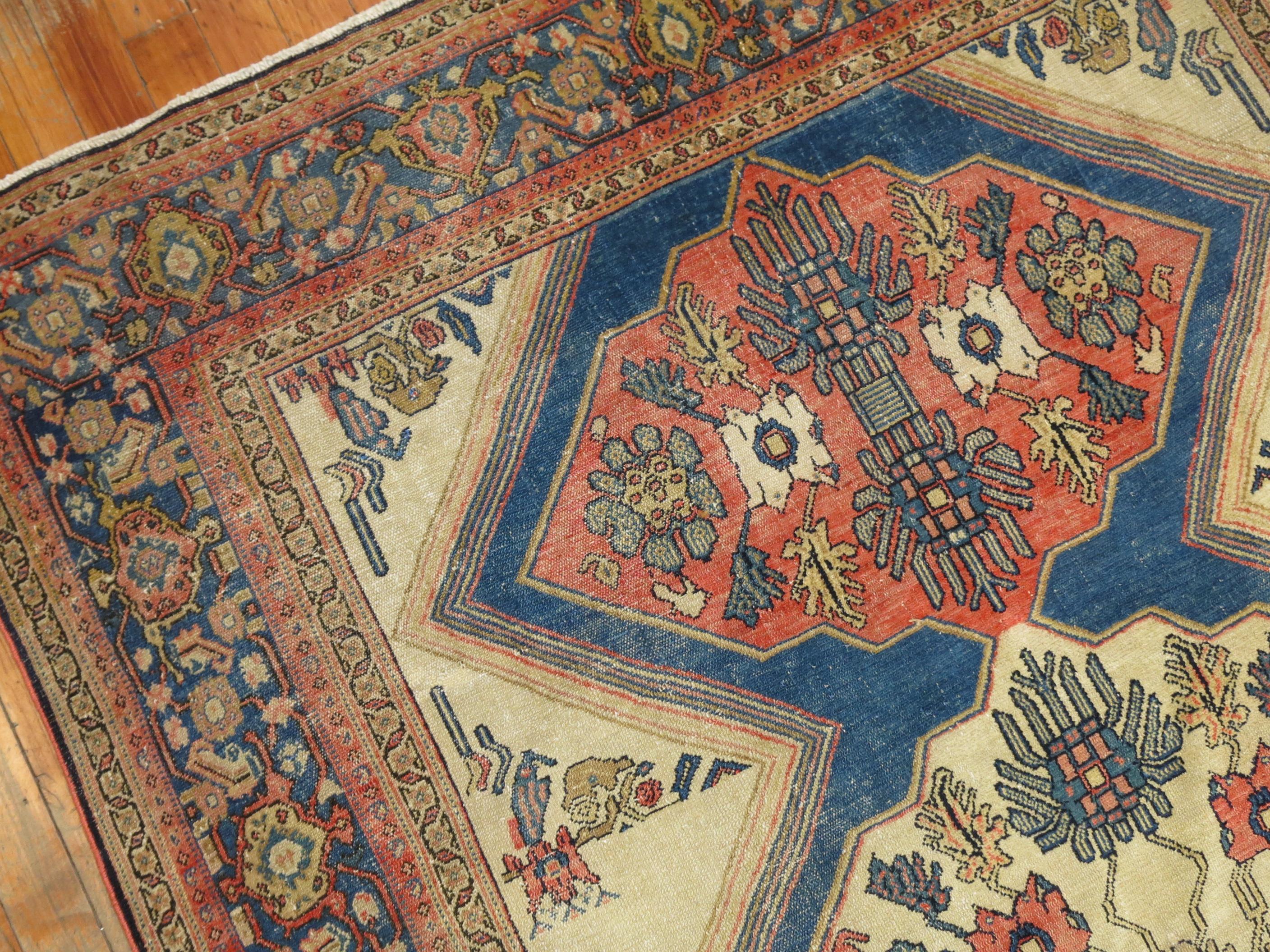 Blauer Terrakotta-Antik-Senneh-Teppich im Angebot 1
