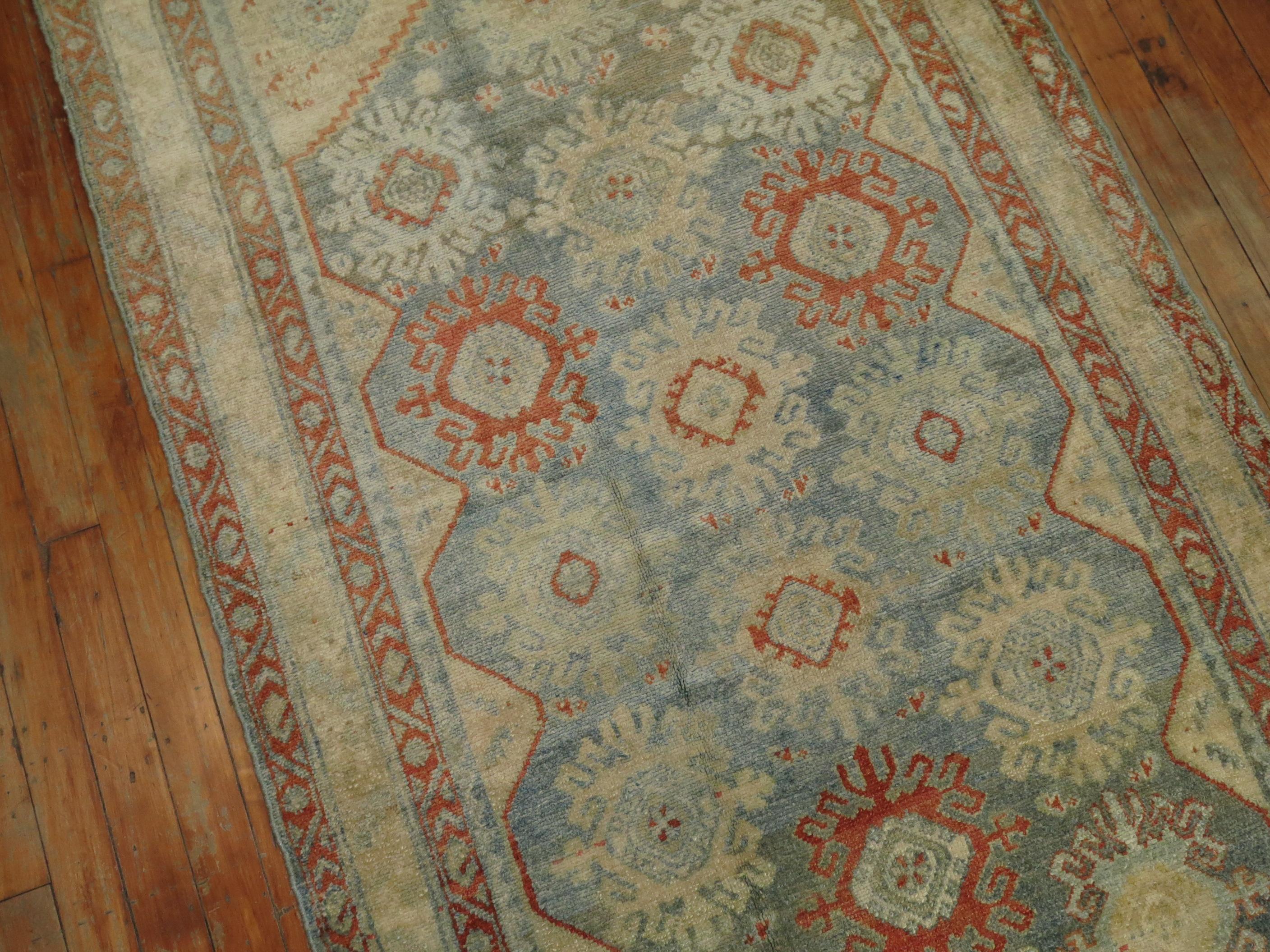 Tapis de couloir persan Malayer en terre cuite bleue, début du 20e siècle Bon état à New York, NY