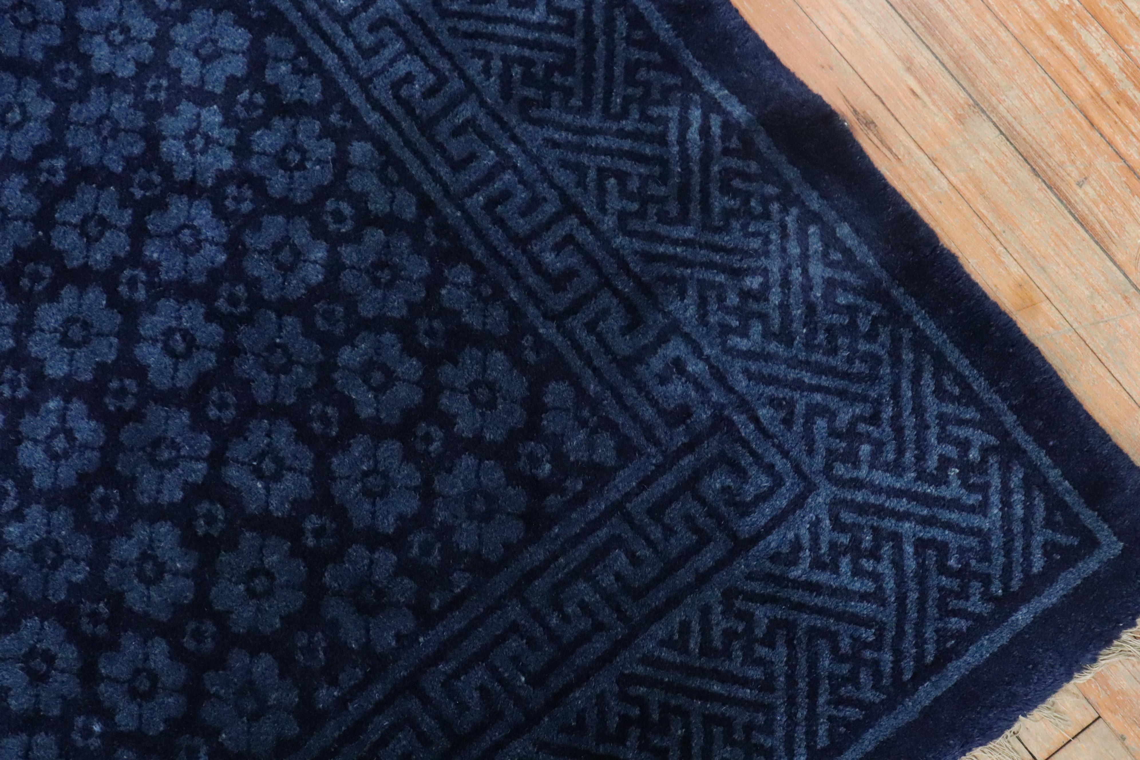 Blauer tibetisch-Plüsch-Teppich in Akzentgröße (Chinesisch) im Angebot