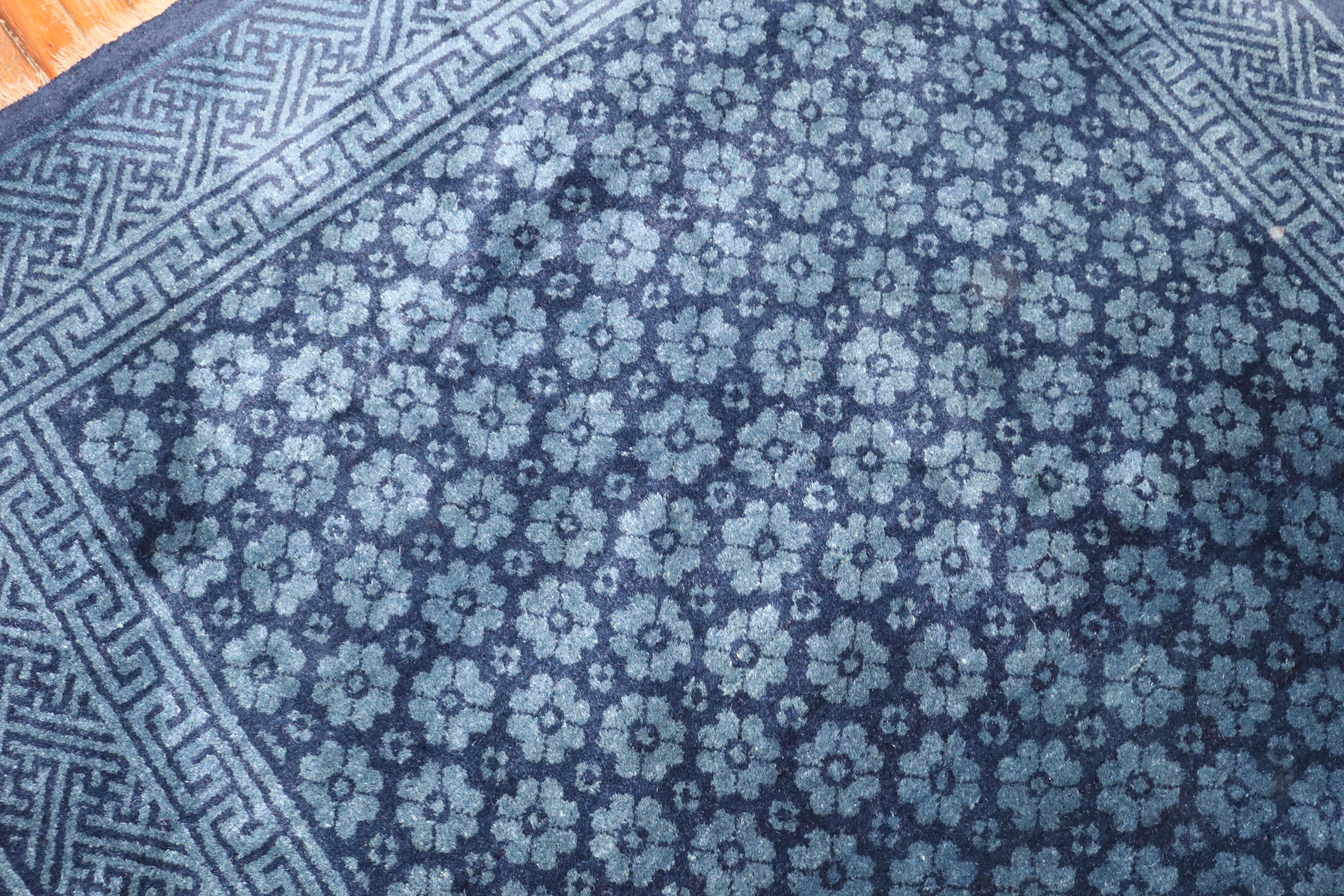 Blauer tibetisch-Plüsch-Teppich in Akzentgröße (Handgewebt) im Angebot