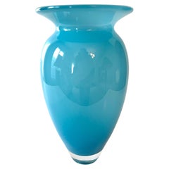 Vaso di vetro blu Tiffany di Michael Davis