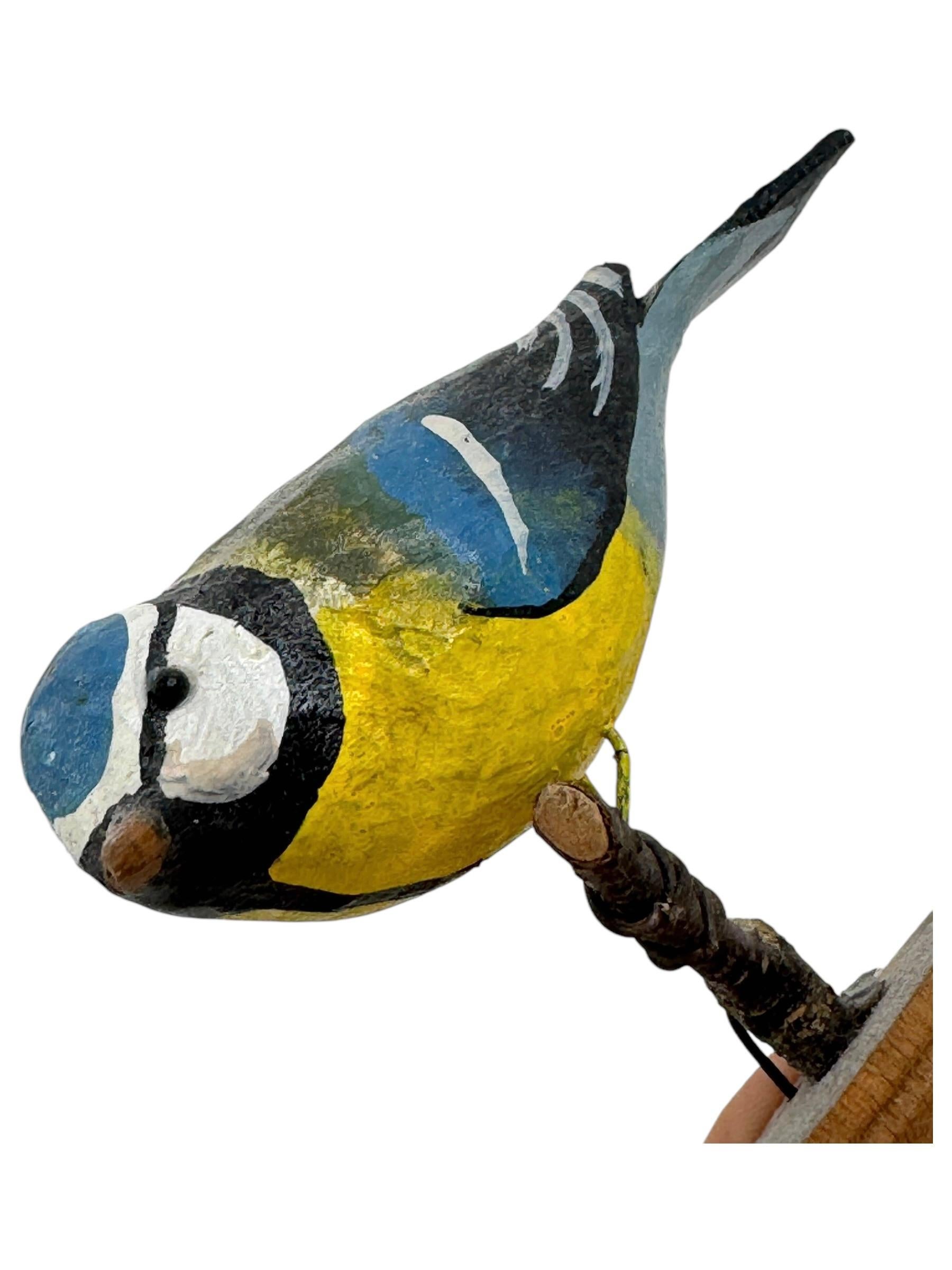 Pájaro Azul Tit Vichtauer Tallado a Mano en Madera, Arte Popular de la Selva Negra, Austria, Años 20 principios del siglo XX en venta