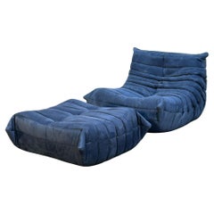 Blauer Togo-Sessel und Fußhocker aus Blau von Michel Ducaroy für Ligne Roset, Zweier-Set