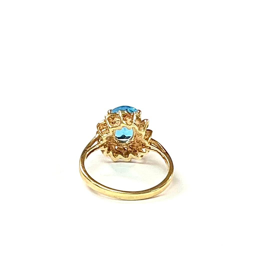 Bague en or jaune 14 carats avec topaze bleue et diamants Bon état - En vente à Bradenton, FL