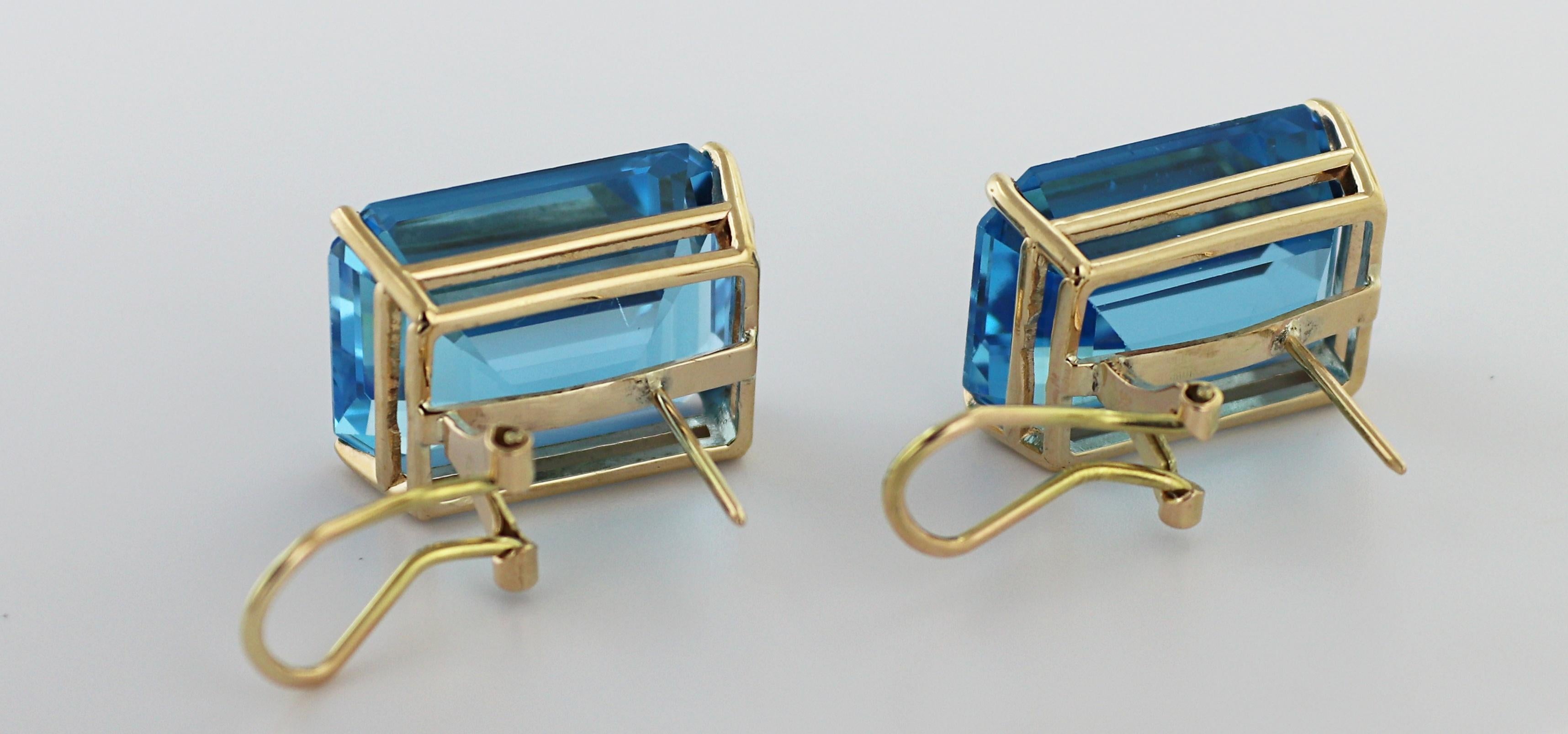 Blue Topaz, 14K Yellow Gold Ring and Earrings Suite For Sale 5