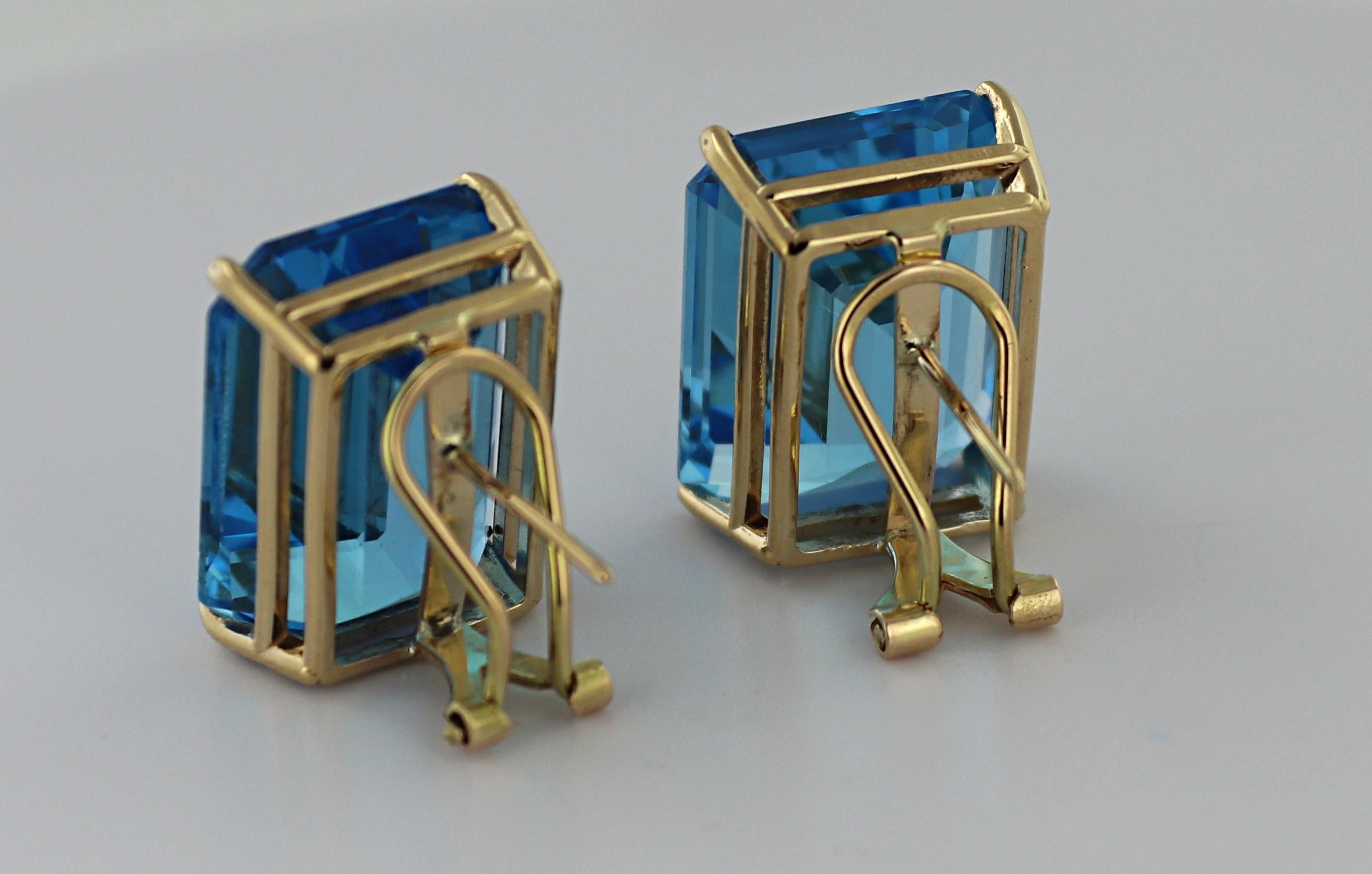 Blue Topaz, 14K Yellow Gold Ring and Earrings Suite For Sale 2