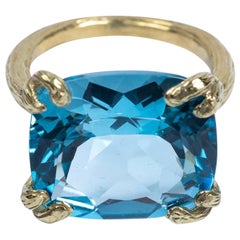 Gabrielle Sanchez Blue Topaz 18 Karat Textured Split Shank Cocktail Ring