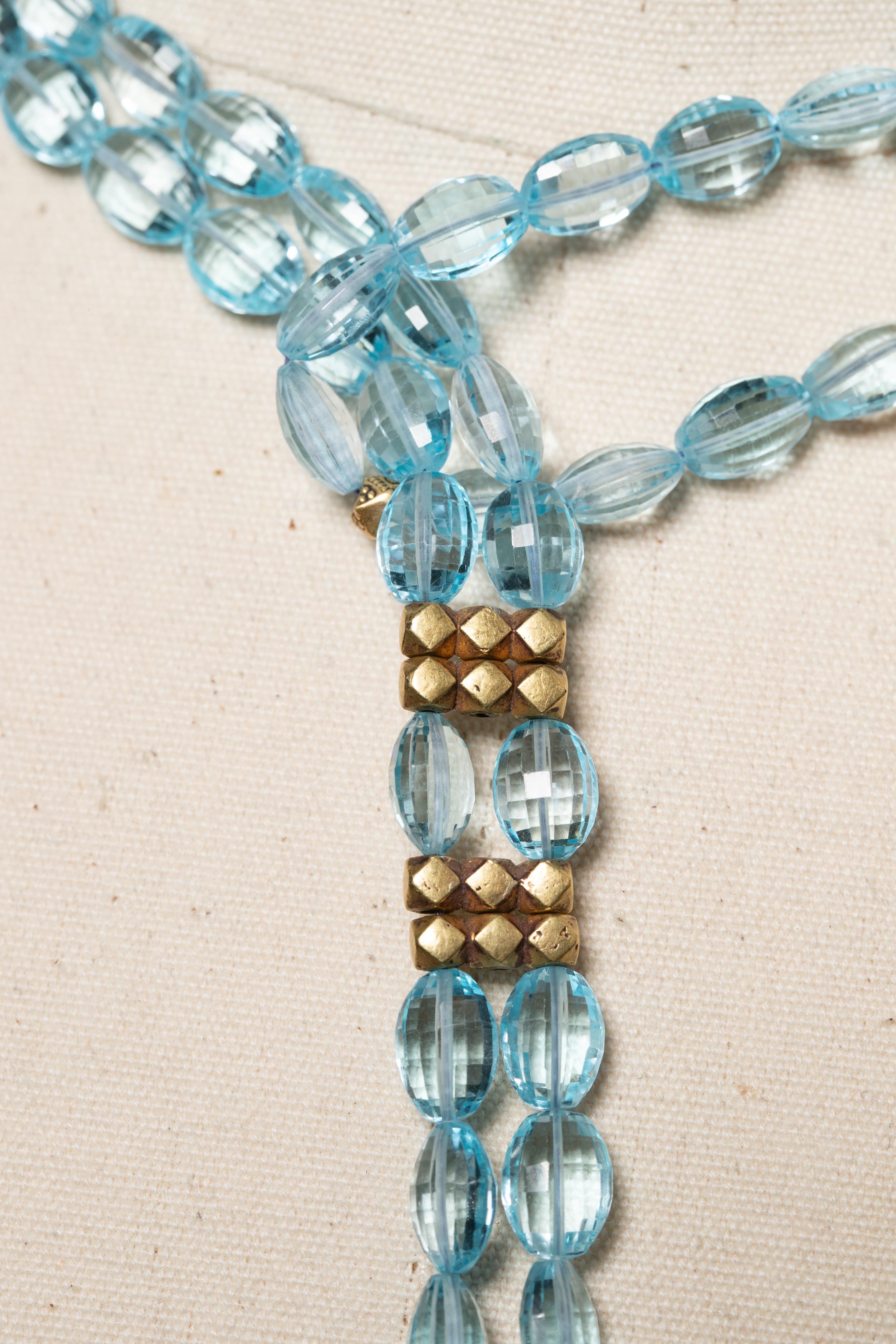 Halskette aus Aquamarin und 22 Karat Gold mit Lariat-Seil von Deborah Lockhart Phillips (Ovalschliff) im Angebot