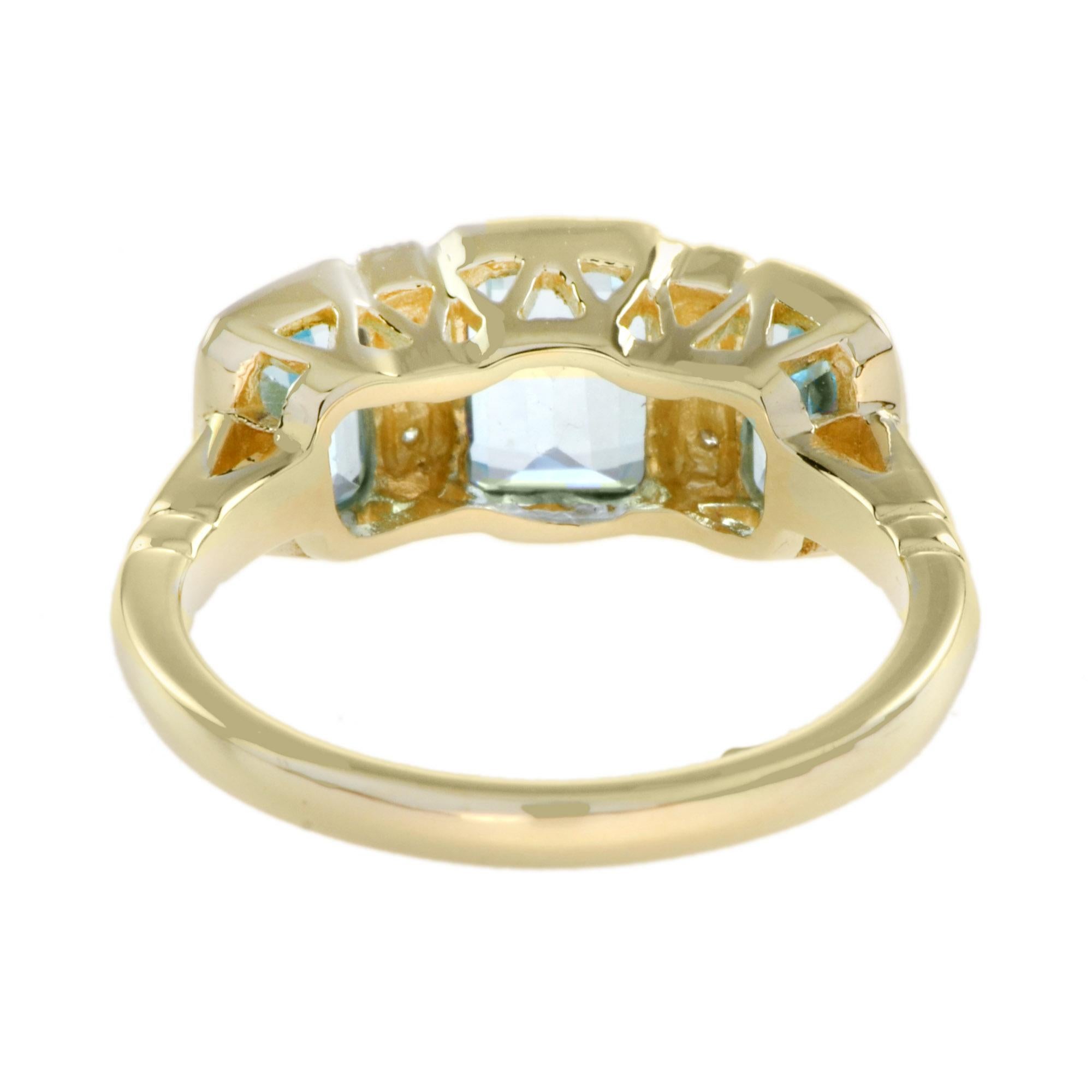 Dreisteinring aus 14 Karat Gelbgold mit blauem Topas und Diamanten im Art-déco-Stil im Zustand „Neu“ im Angebot in Bangkok, TH