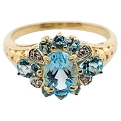 Blauer Topas und Diamant-Cluster-Ring aus Gelbgold