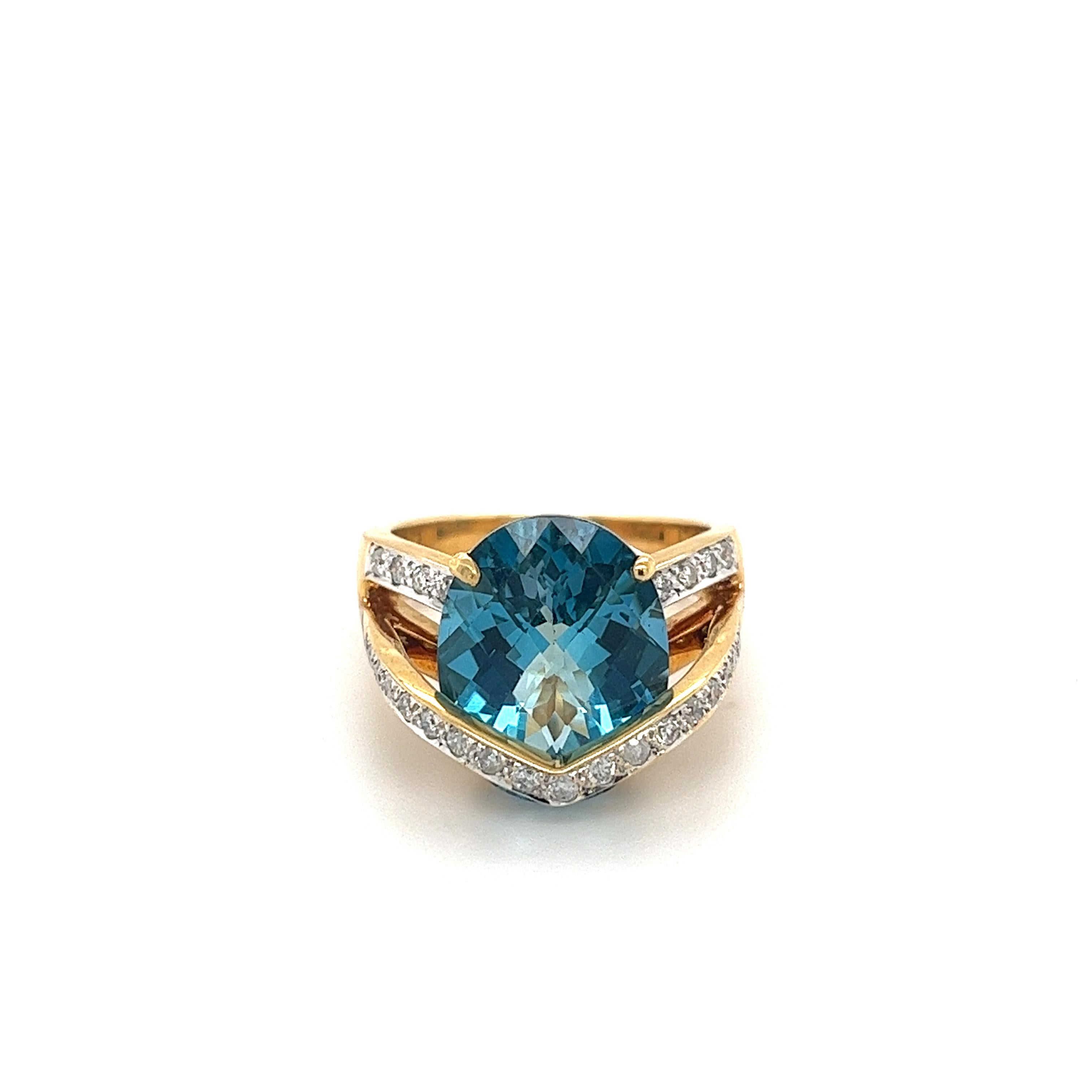Vibrant and brilliant oval-cut Blue Topaz set in bypass overlap ring. Mounted in a 4-prong 18 karat yellow gold setting

✔ Topaz details: Blue topaz, oval-cut, 7.54 carat
✔ Ring Weight: 10.4 grams
✔ Ring Size: 7
✔ Diamond Details: 28 diamonds,