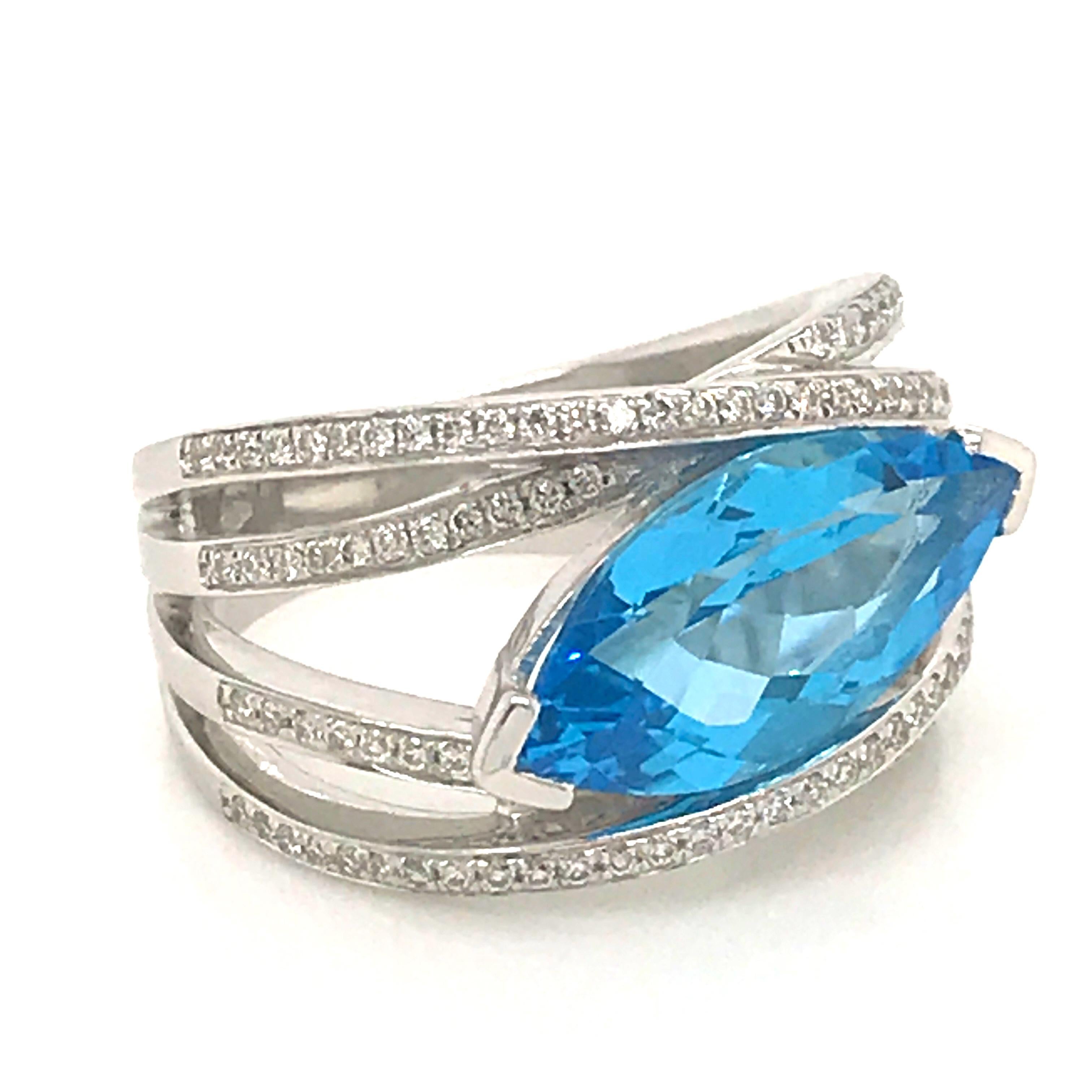 Blue Topaz and Diamond Color G -VS Marquise Shape Gold 18 Karat Fashion Ring 7