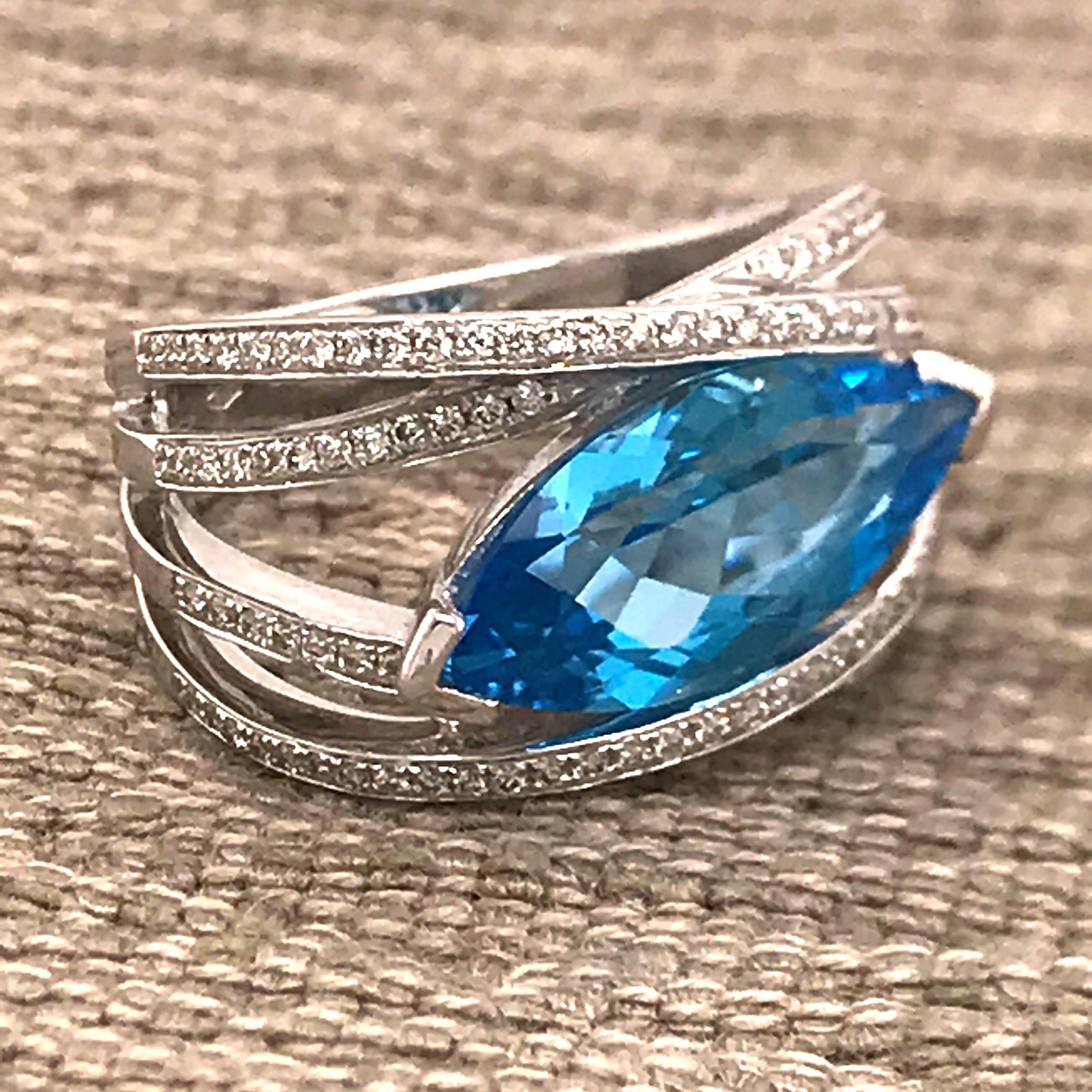 Blue Topaz and Diamond Color G -VS Marquise Shape Gold 18 Karat Fashion Ring 10