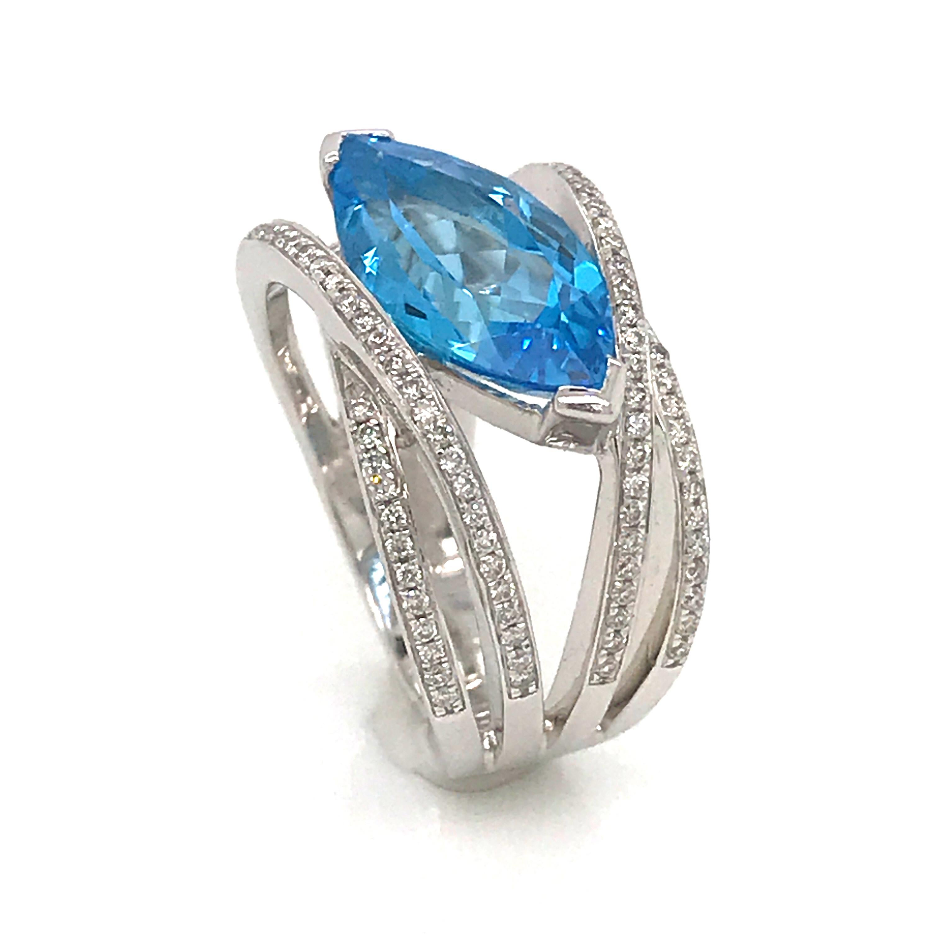 Blue Topaz and Diamond Color G -VS Marquise Shape Gold 18 Karat Fashion Ring In New Condition In Vannes, FR