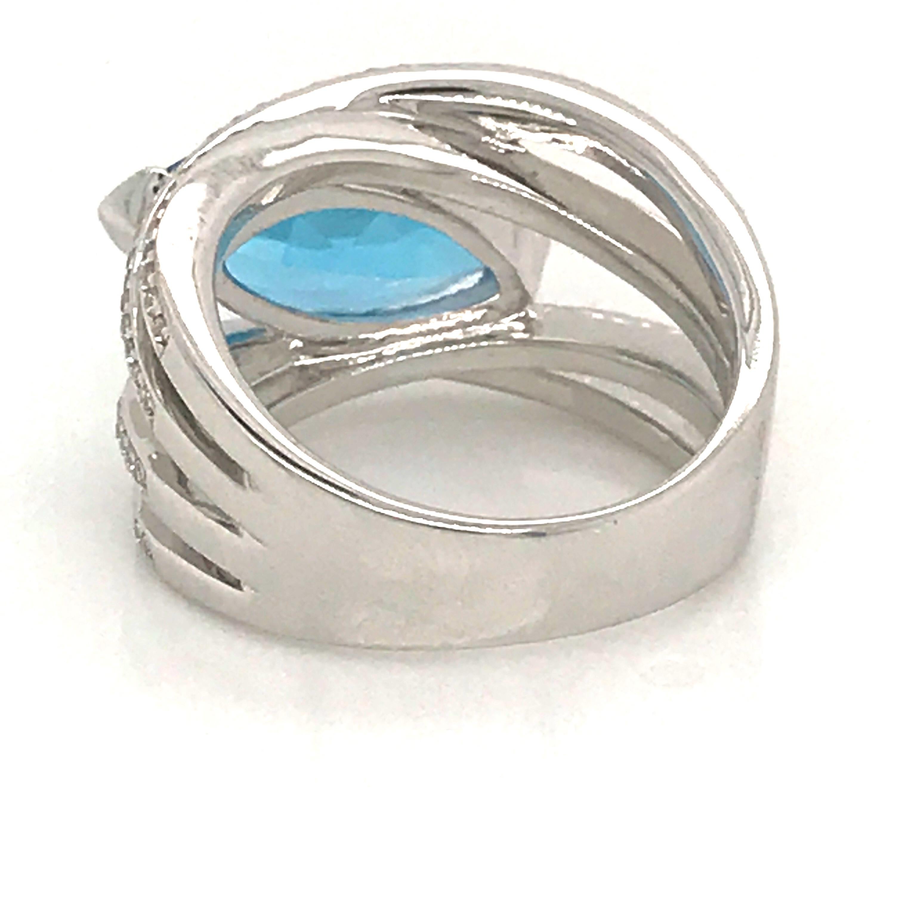 Blue Topaz and Diamond Color G -VS Marquise Shape Gold 18 Karat Fashion Ring 3