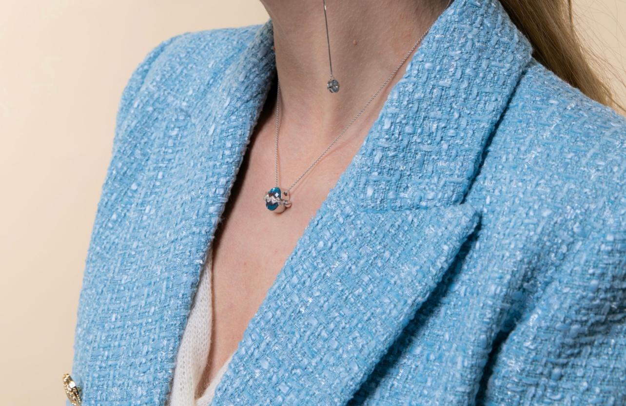 Collier en topaze bleue et diamants Unisexe en vente