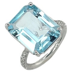 Blue Topaz and Diamond Pave Cocktail Ring in Platinum, 10.51 Carats