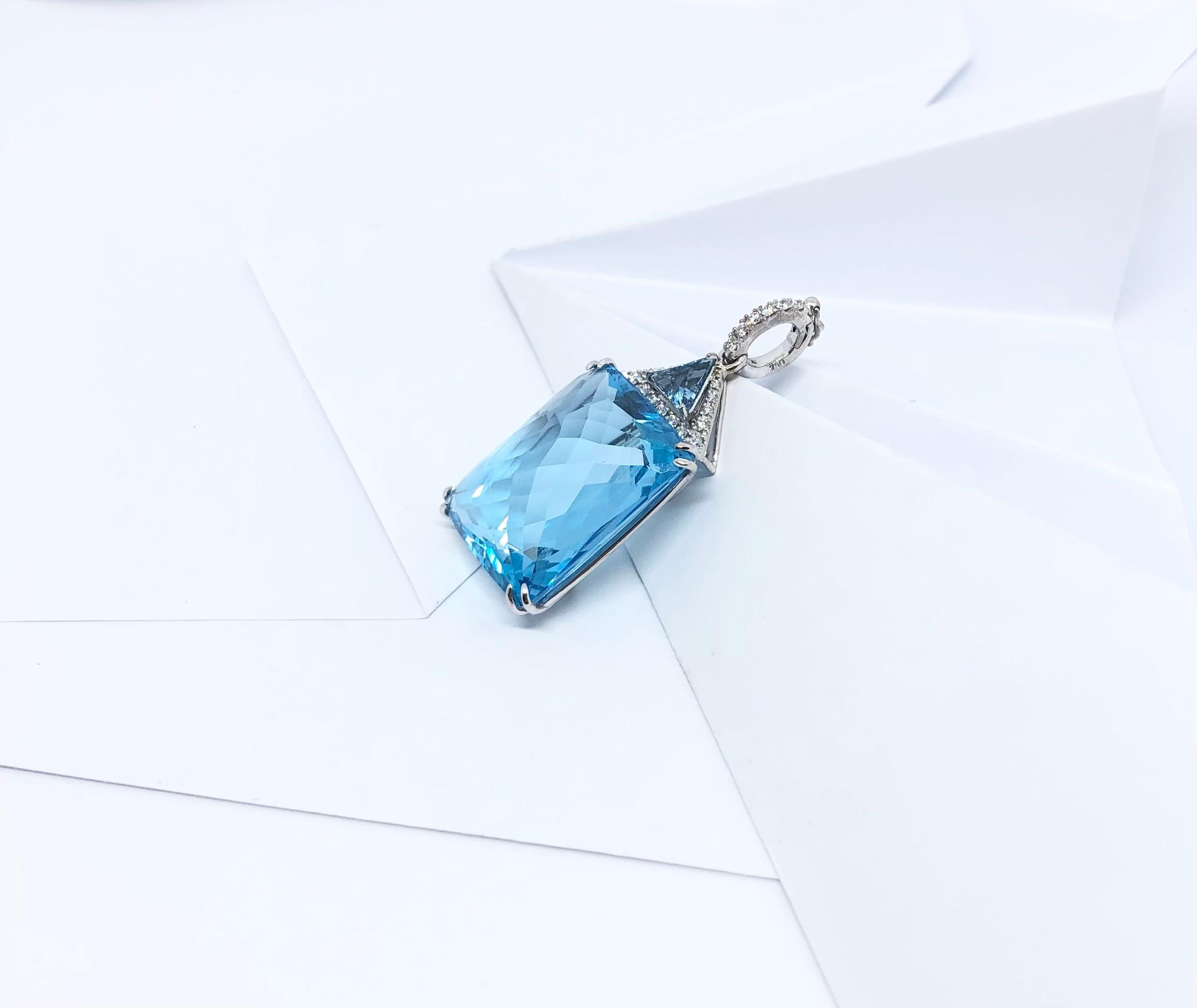 Blue Topaz and Diamond Pendant Set in 18 Karat White Gold Settings For Sale 1
