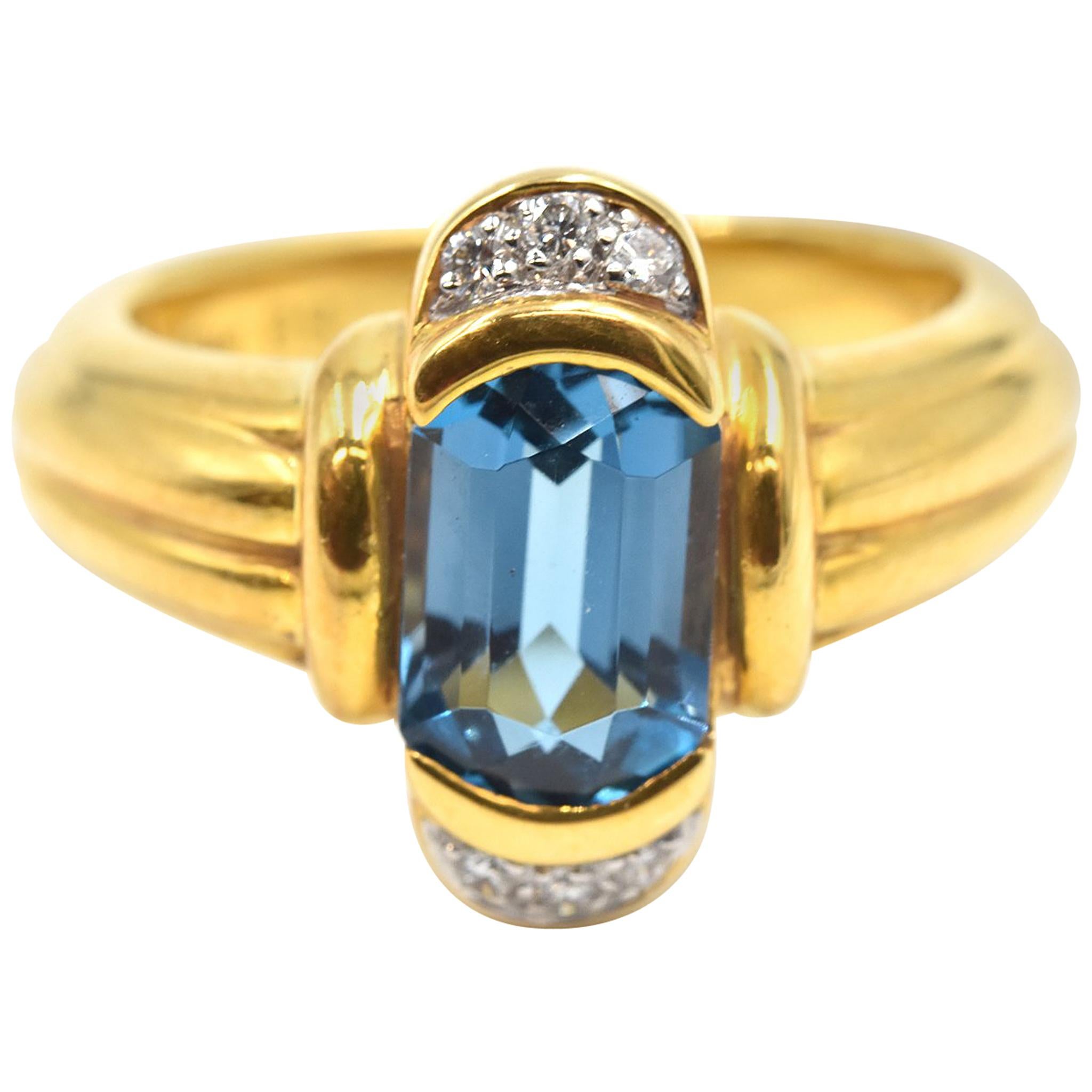 Blue Topaz and Diamond Ring 18 Karat Yellow Gold For Sale