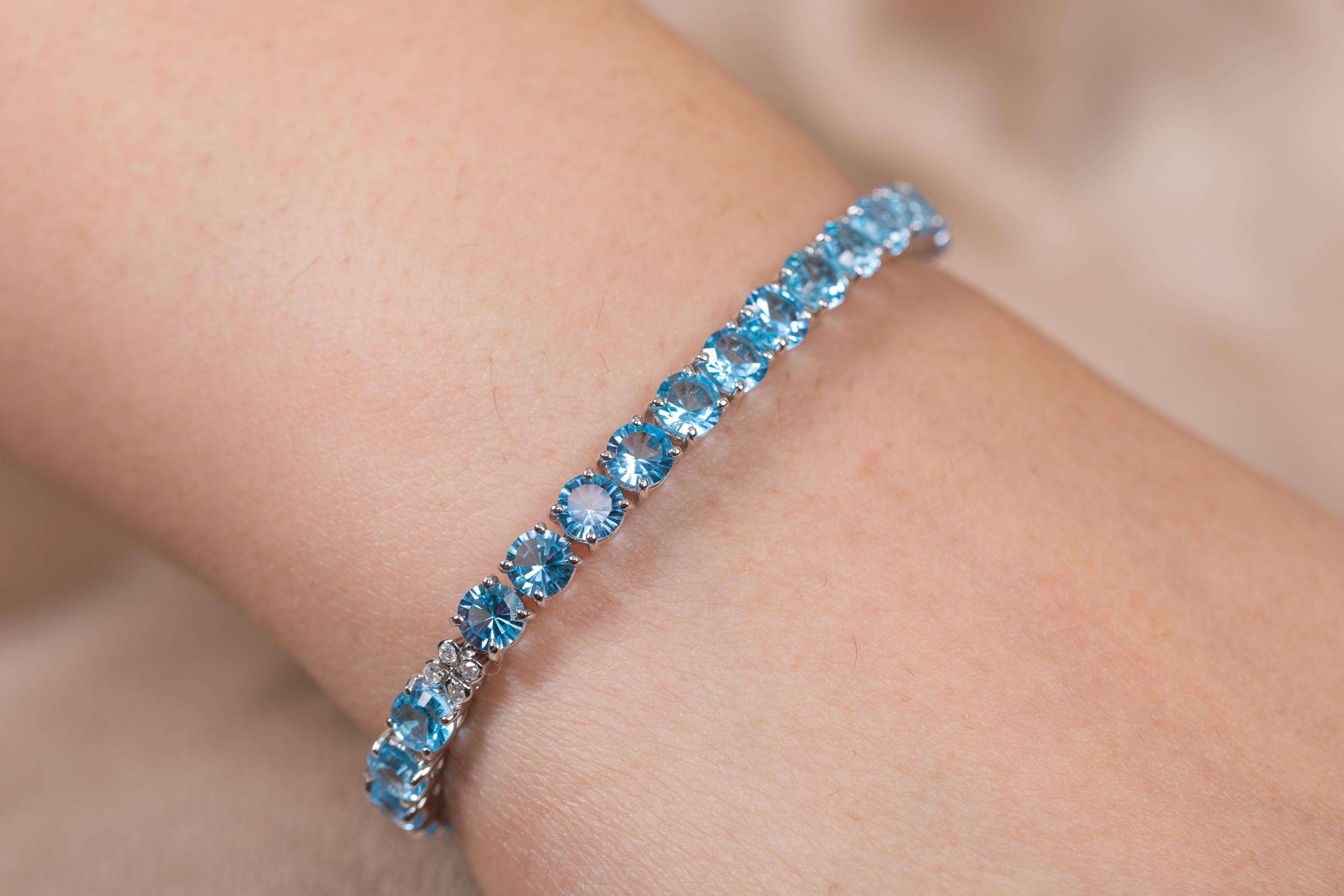 Amazon.com: Gem Stone King 925 Sterling Silver London Blue Topaz Tennis  Bracelet For Women (1.50 Cttw, Gemstone Birthstone, Fully Adjustable Up to  9 Inch): Clothing, Shoes & Jewelry