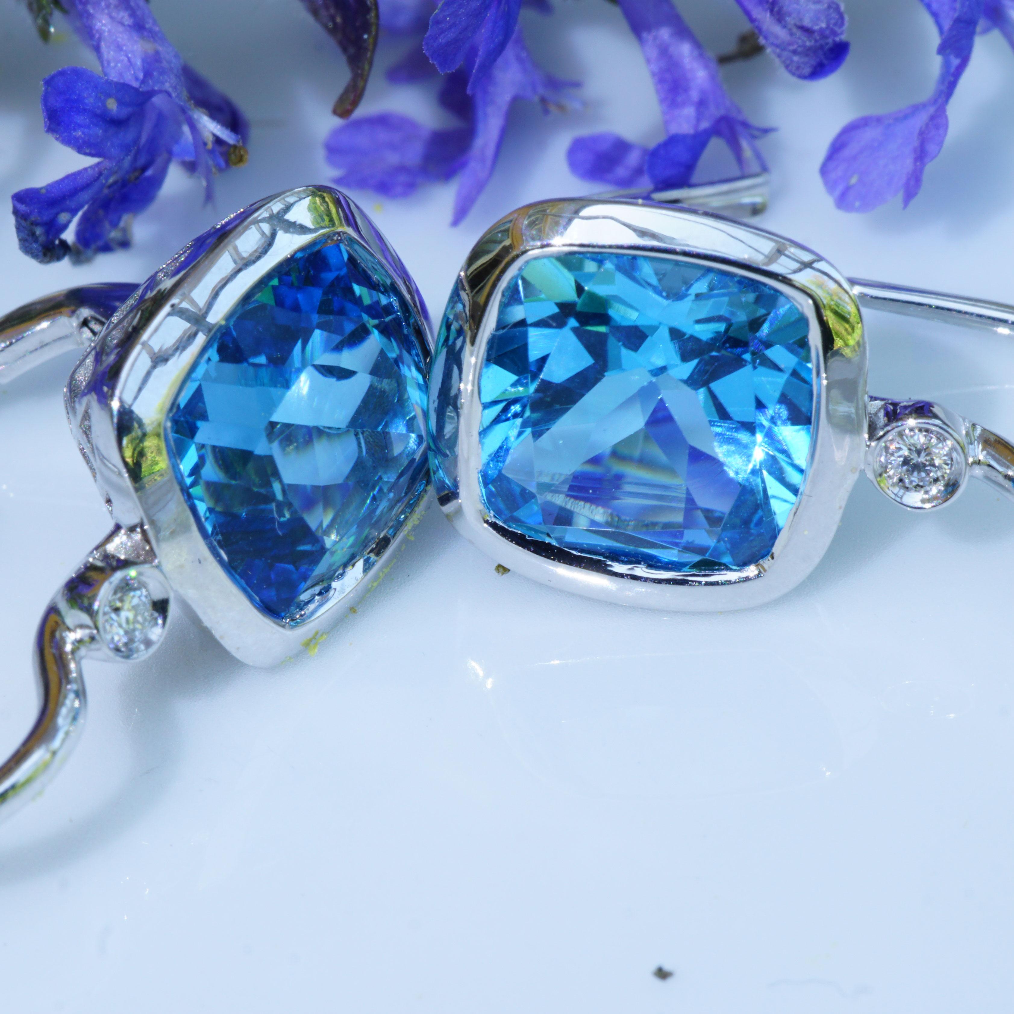 Blue Topaz and Diamonds Earrings Very Modern Setting High End Italian Jewellery  For Sale 3