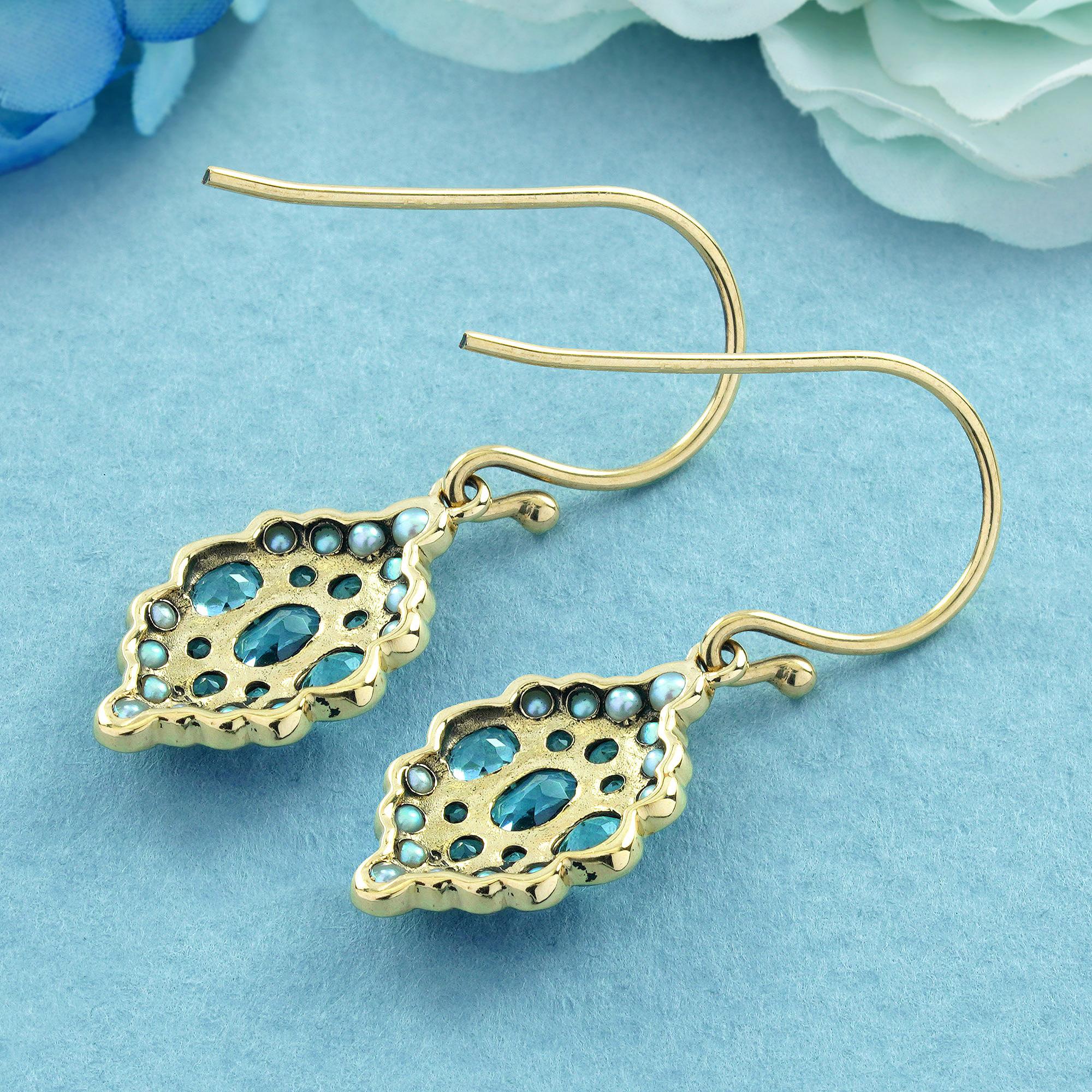 Pendientes Racimo de Topacio Azul y Perla Estilo Vintage en Oro Amarillo de 9 K Corte redondo en venta
