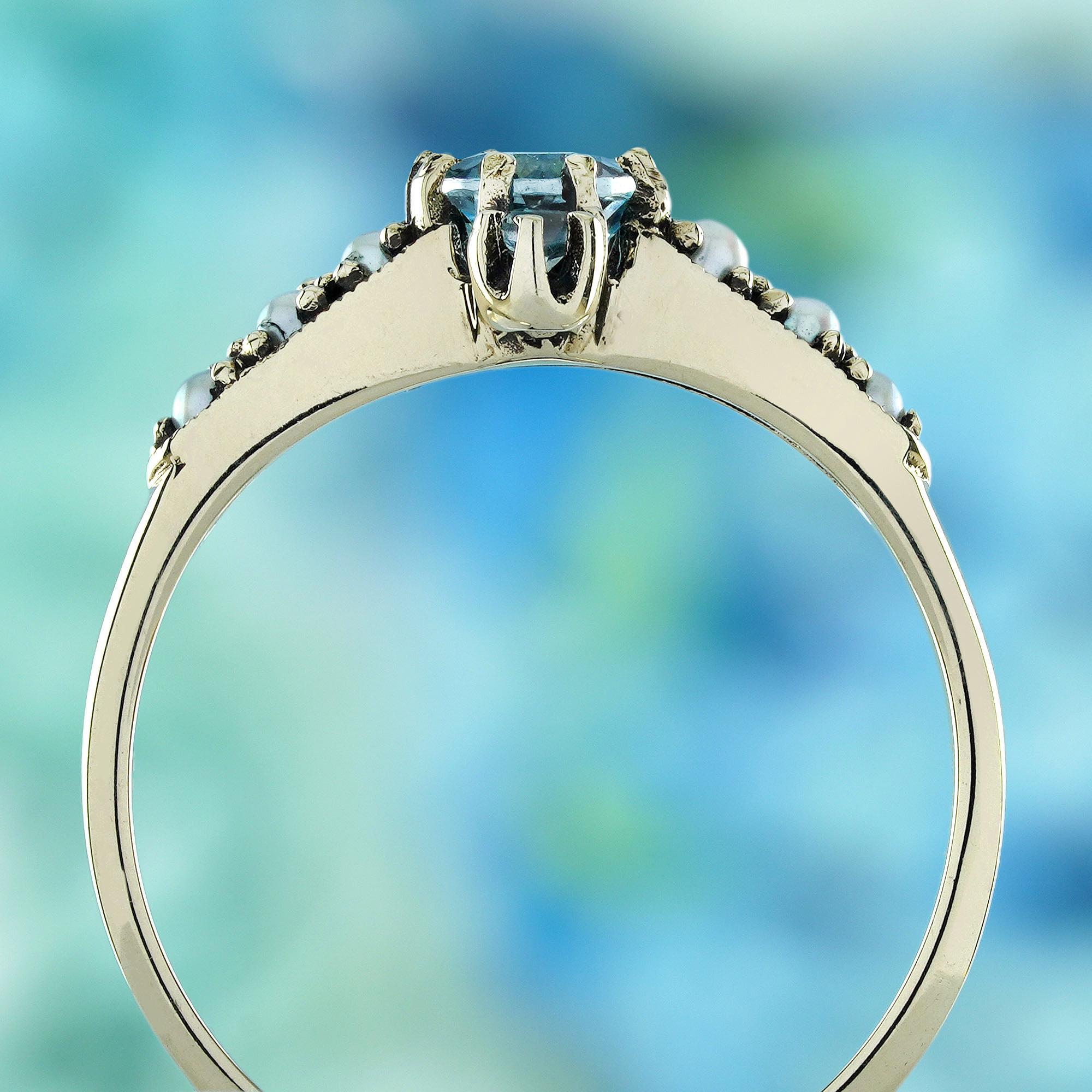 Bague de style vintage en or jaune 9K, topaze bleue et perle Neuf - En vente à Bangkok, TH