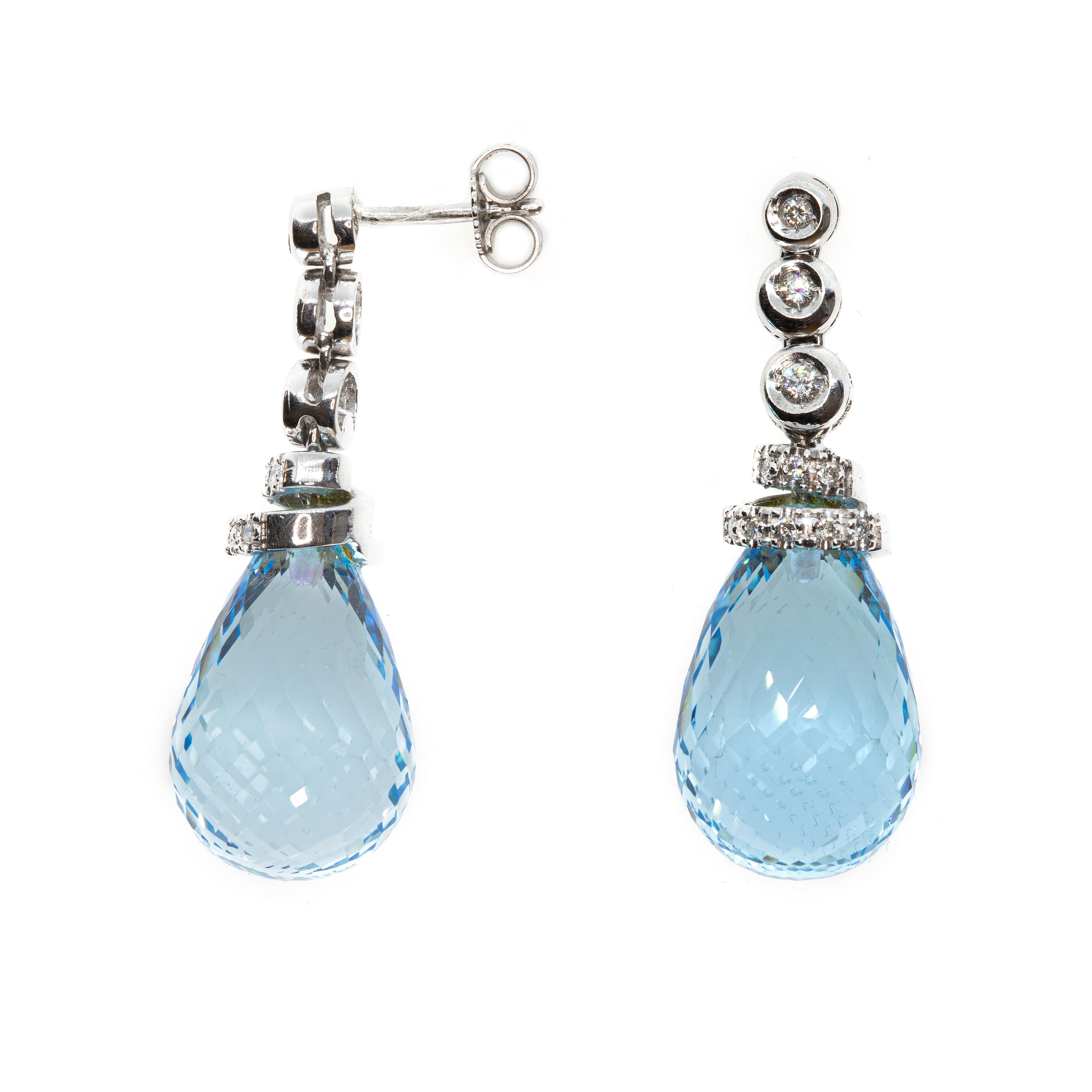 Modern Contemporary 18 Karat White Gold Blue Topaz and White Diamond Drop Earrings  For Sale