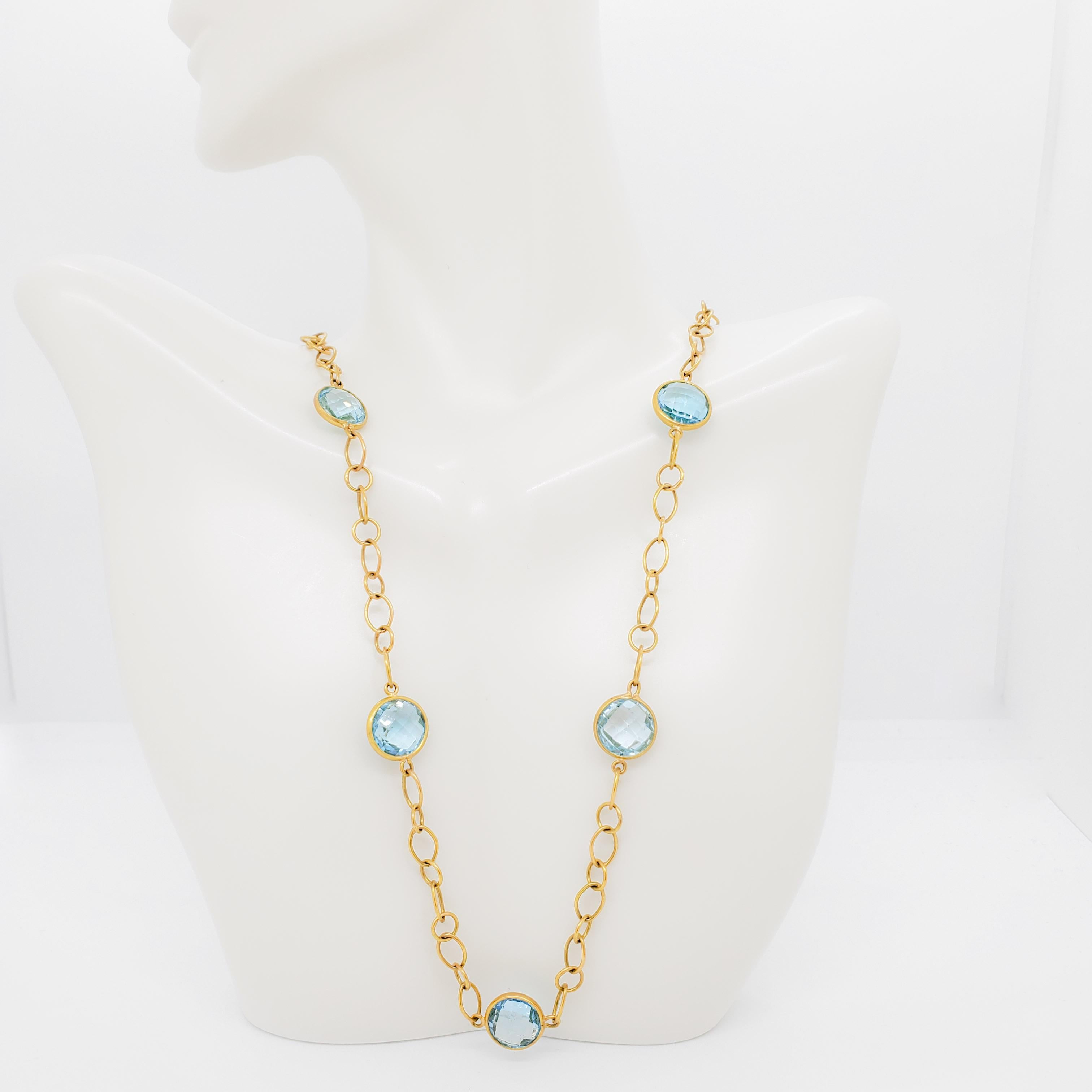 Round Cut Blue Topaz Bezel Chain Necklace in 18k Yellow Gold For Sale