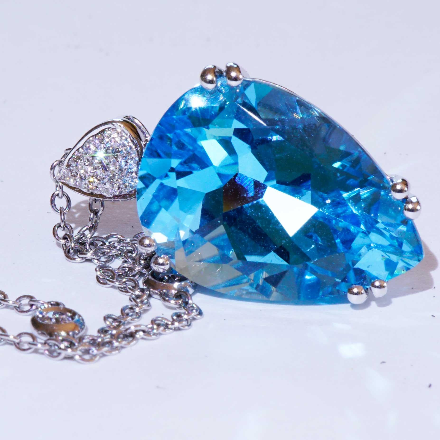 Blue Topaz Brilliant Pendant 750 White Gold 14 ct 0.11 ct Aqua Water Brilliance For Sale 5